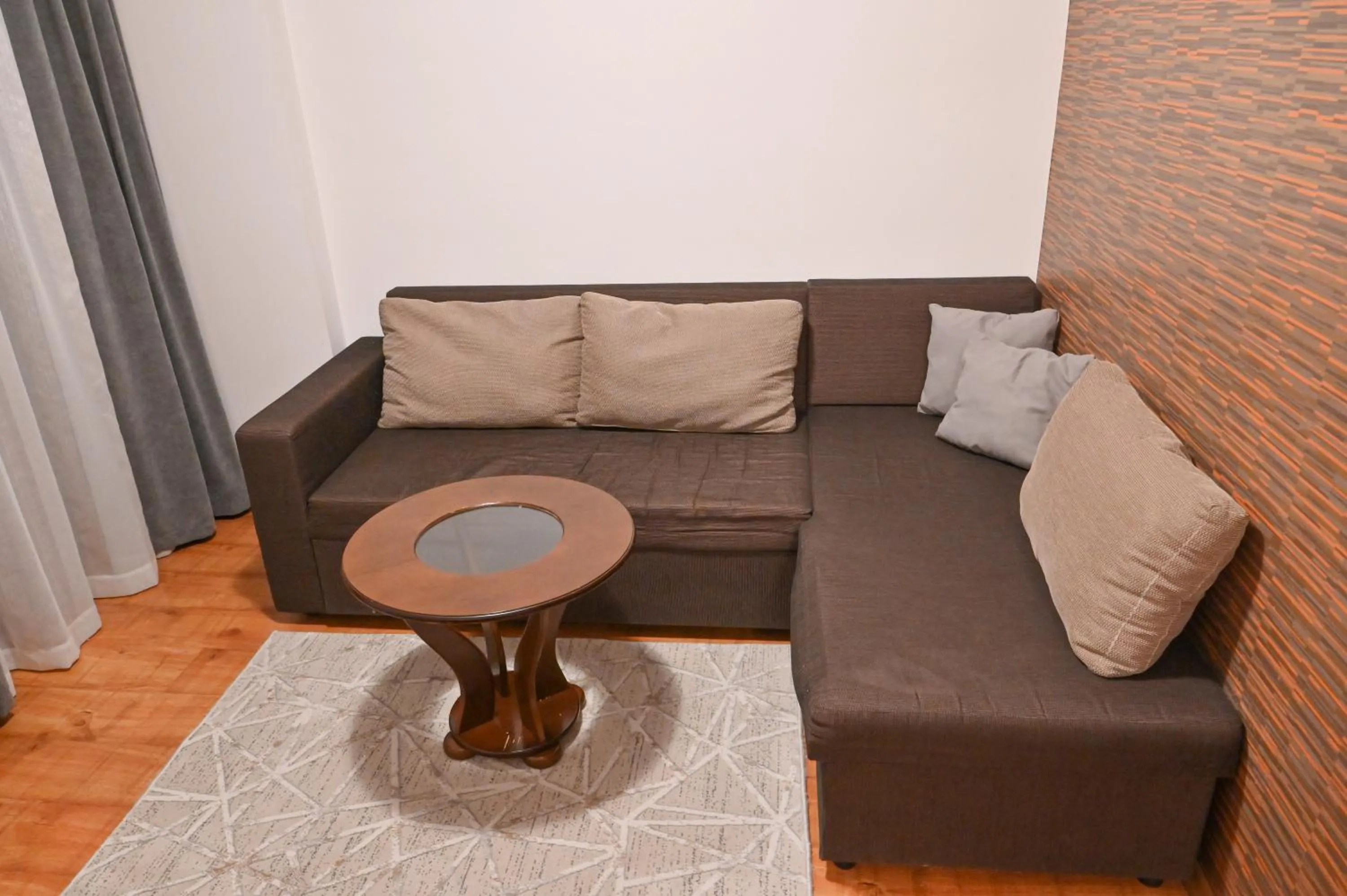 Hotel Rothmans-Breakfast - Free parking - Lobby