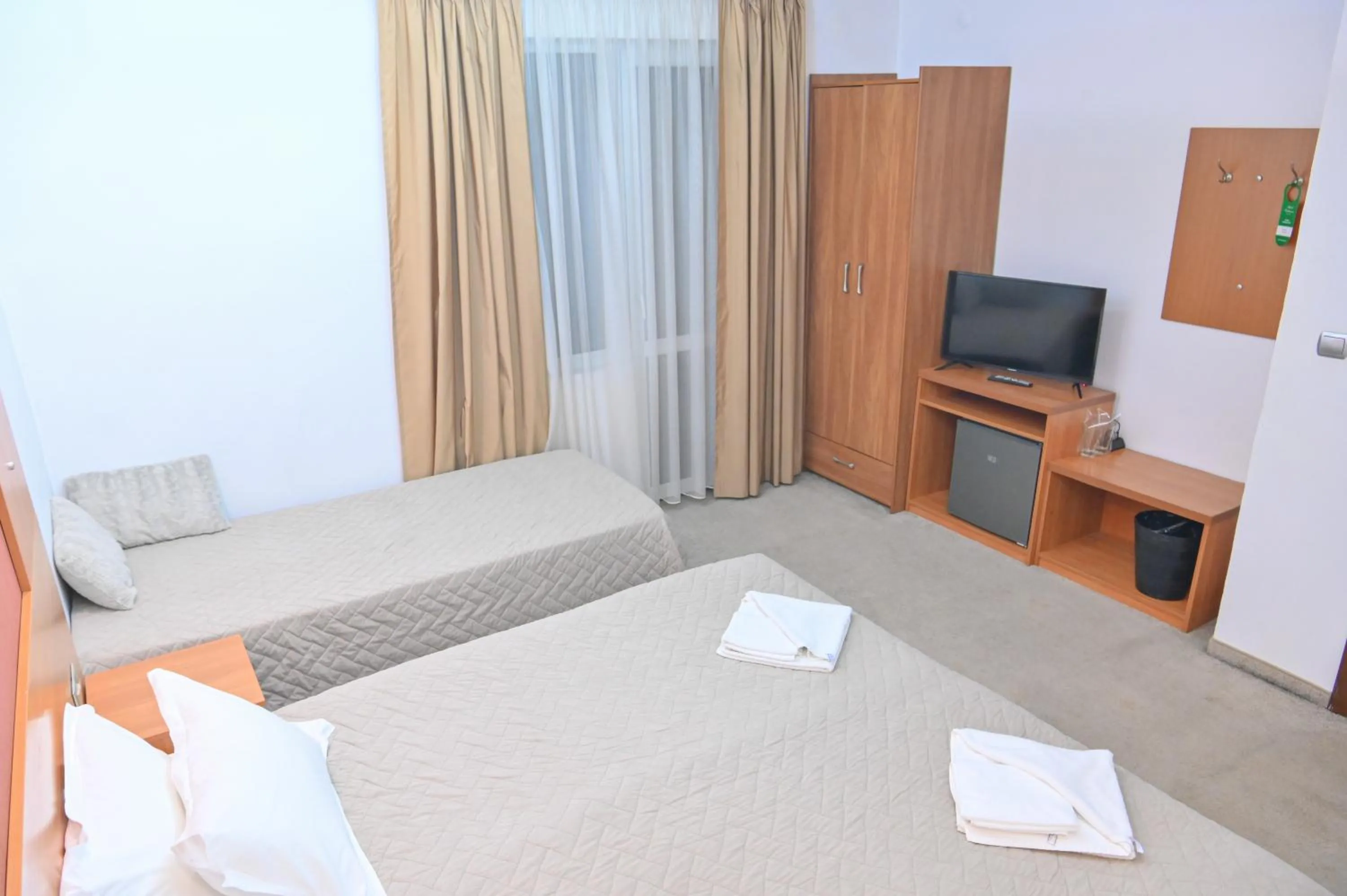 Bed in Hotel Rothmans-Breakfast - Free parking - Lobby