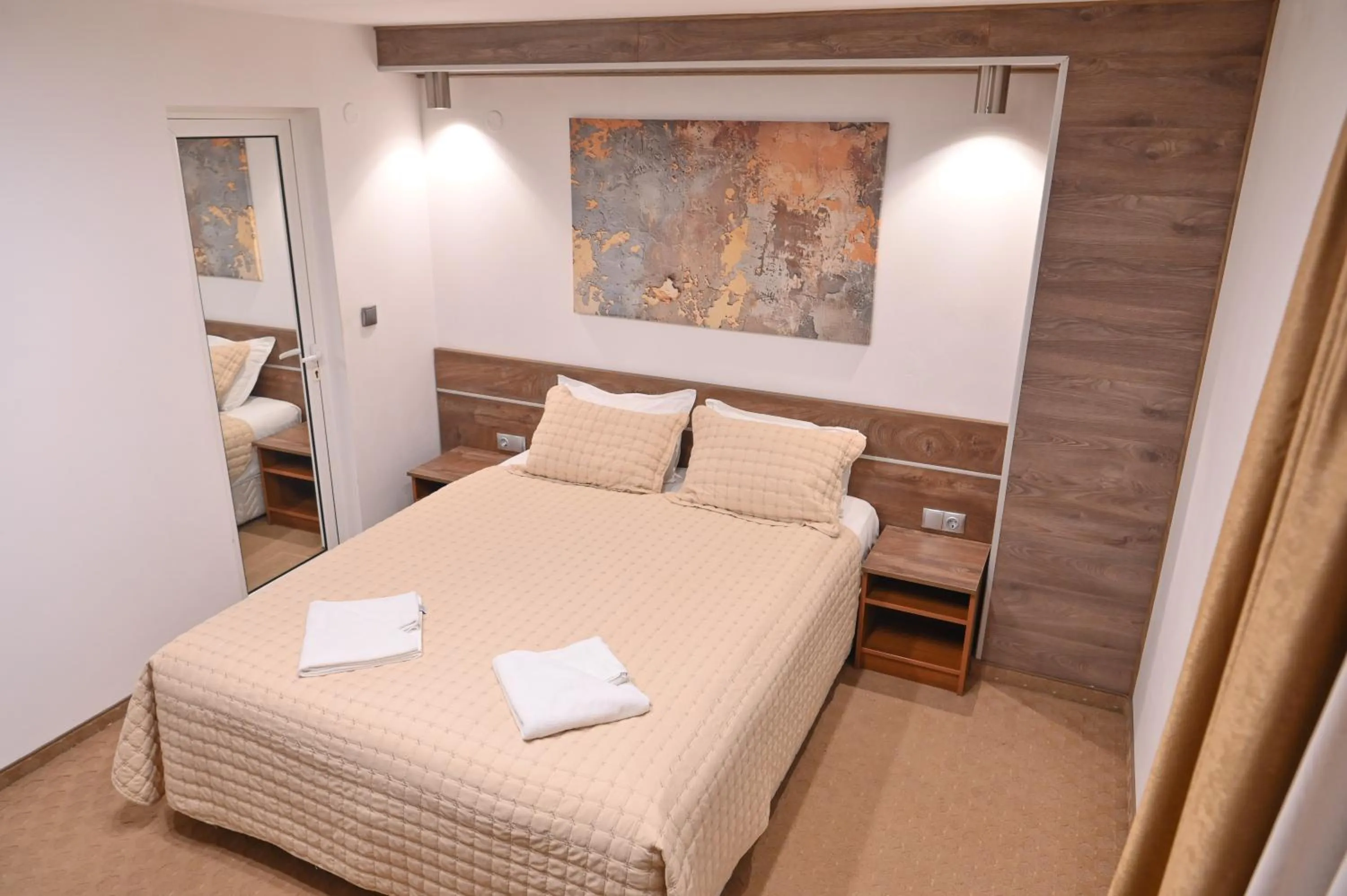 Bed in Hotel Rothmans-Breakfast - Free parking - Lobby