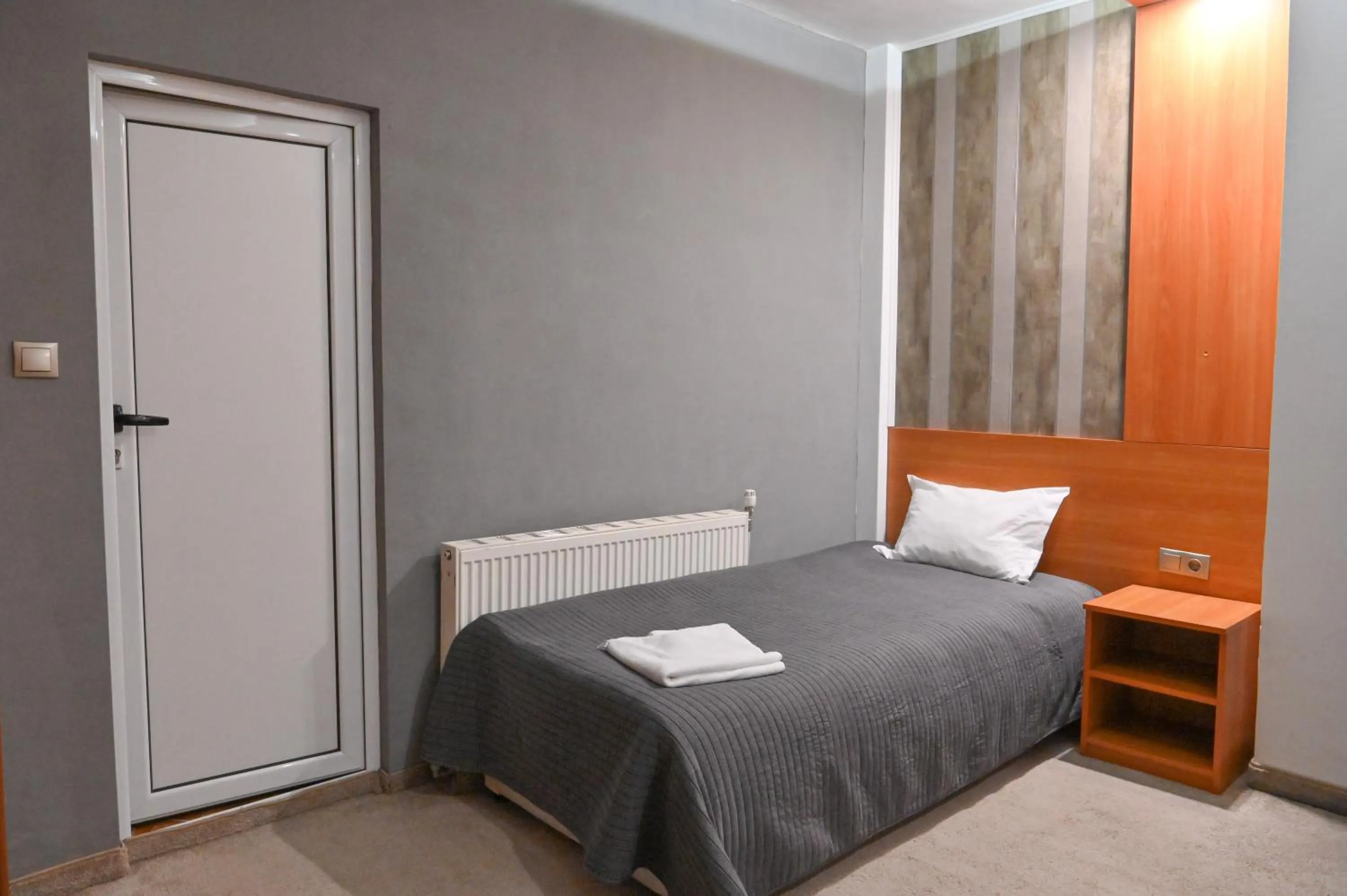 Bed in Hotel Rothmans-Breakfast - Free parking - Lobby