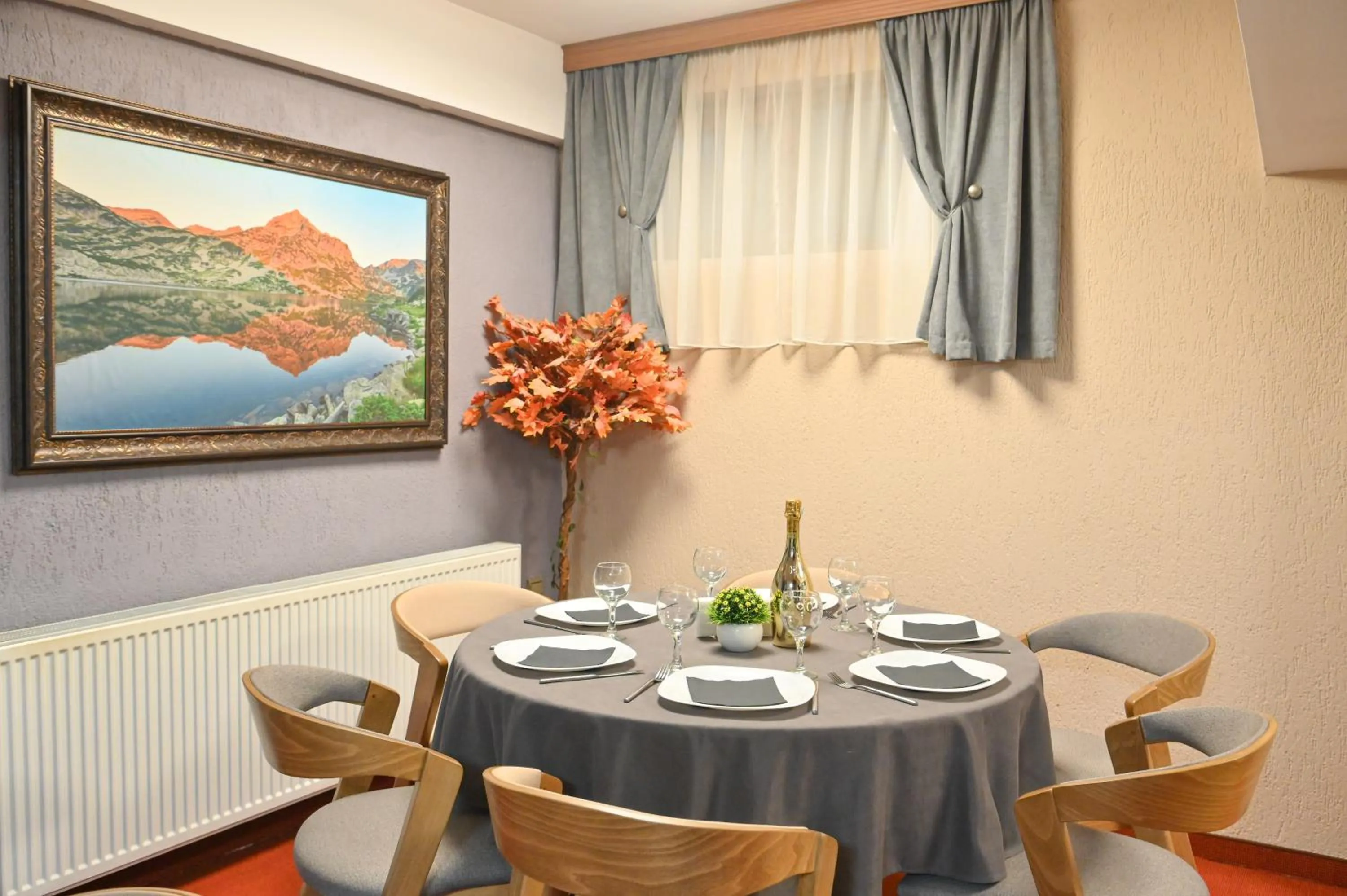 Hotel Rothmans-Breakfast - Free parking - Lobby