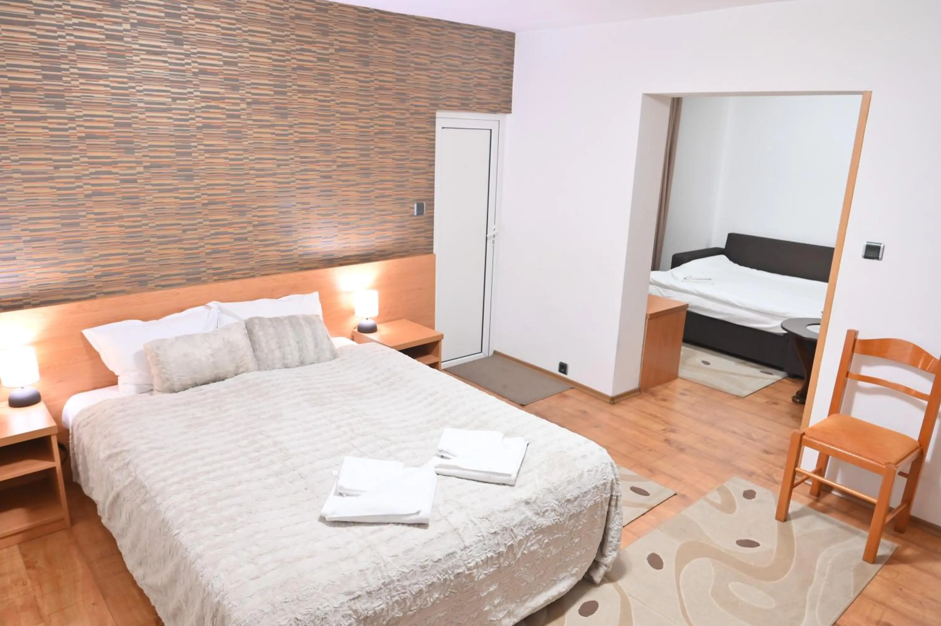 Bed in Hotel Rothmans-Breakfast - Free parking - Lobby