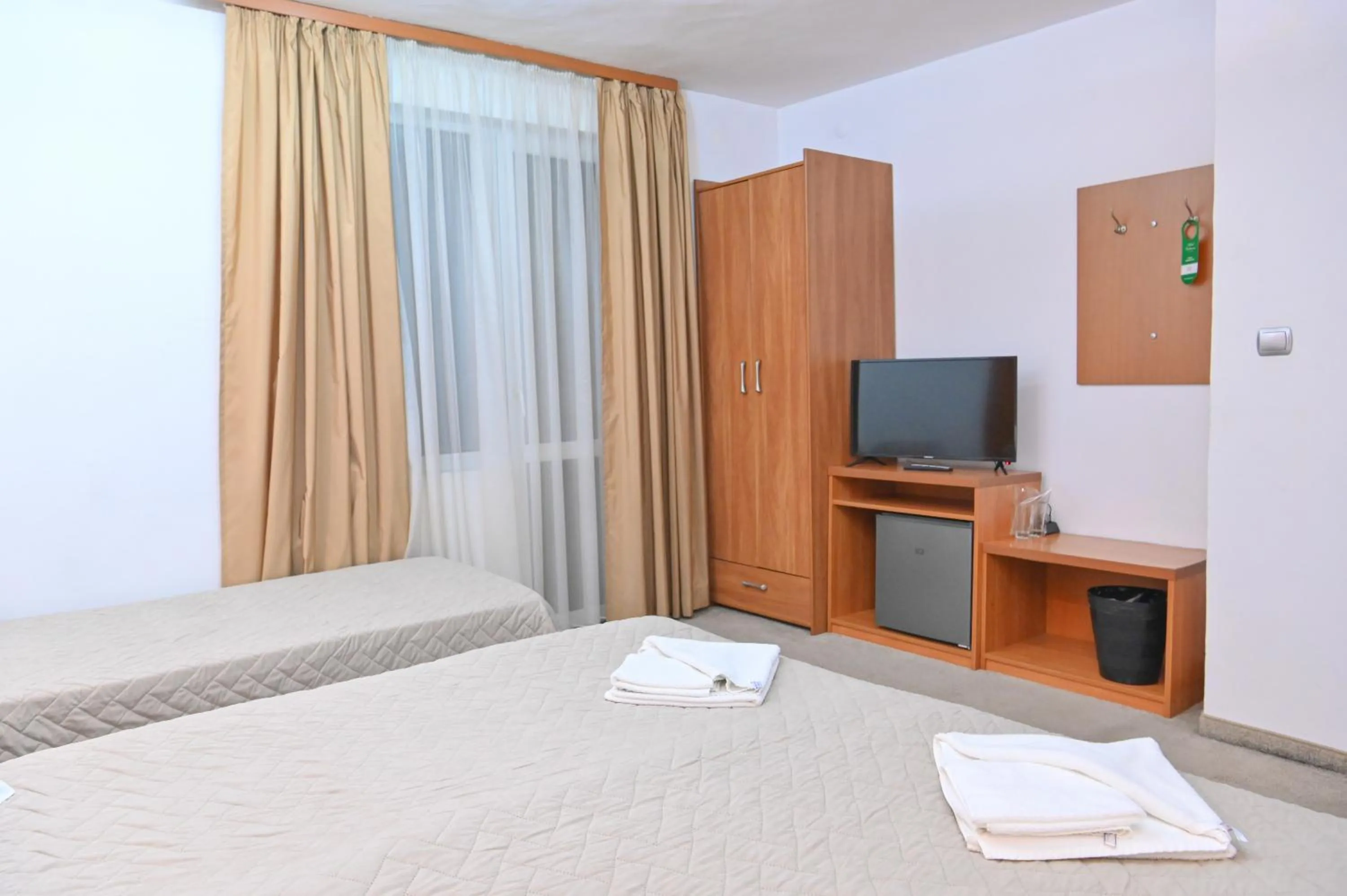 Bed in Hotel Rothmans-Breakfast - Free parking - Lobby