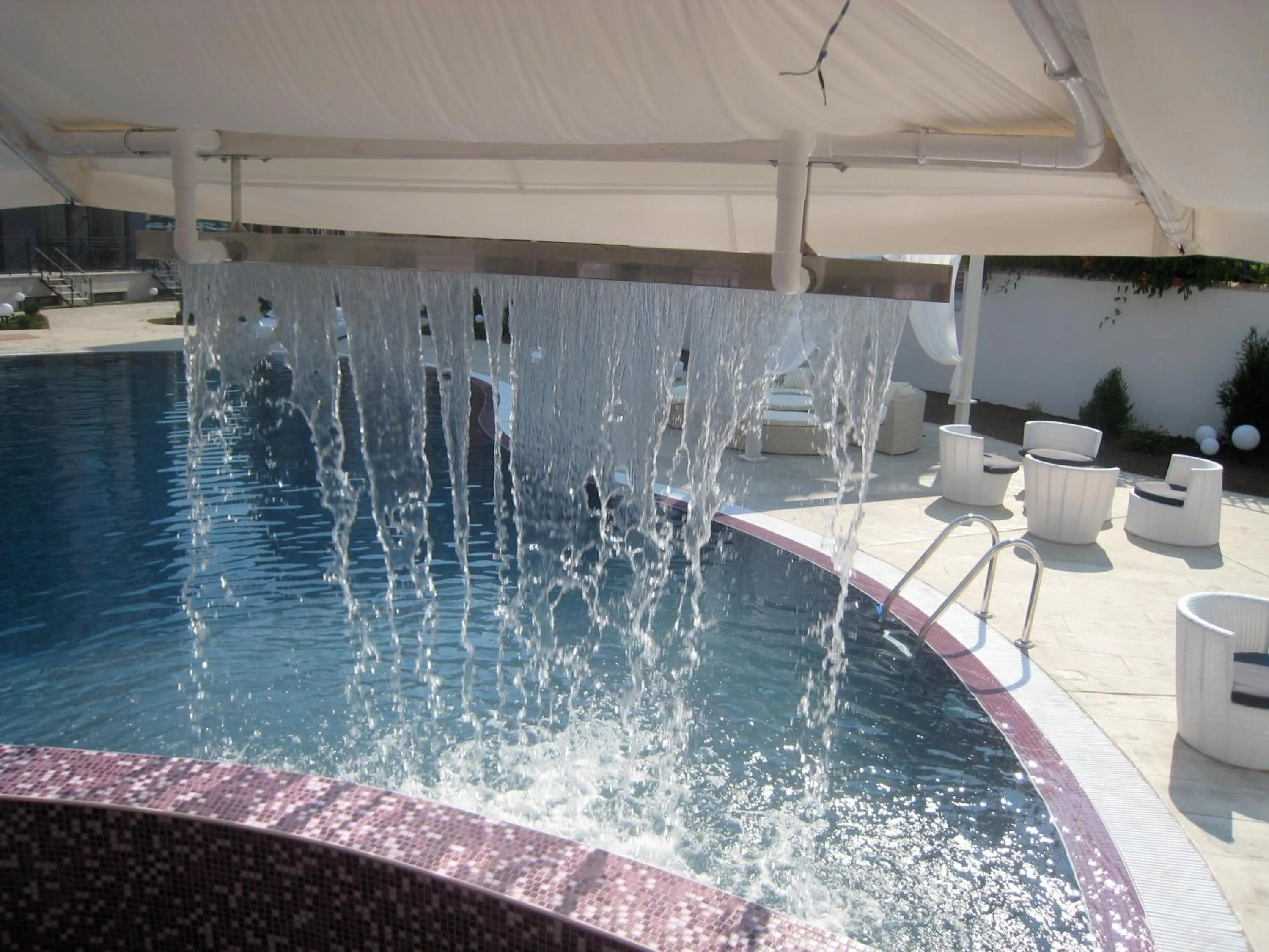 Swimming pool in Boutique Suites Rainbow 4