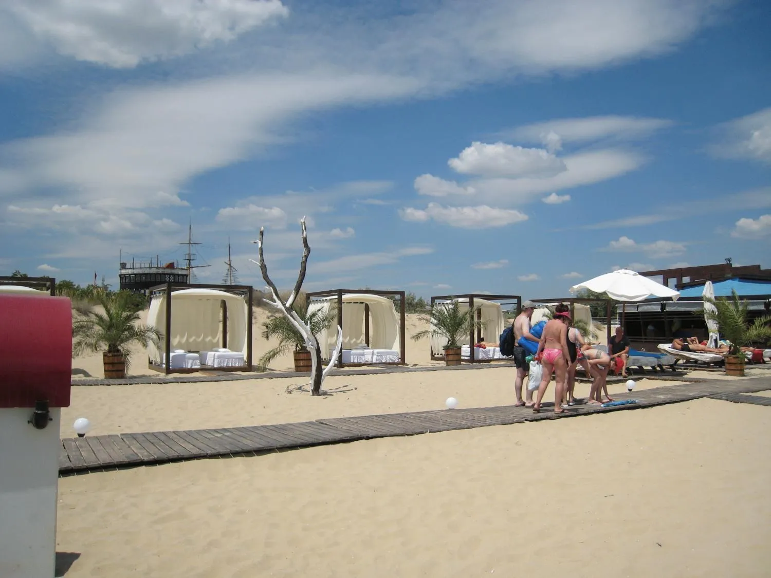 Beach in Boutique Suites Rainbow 4