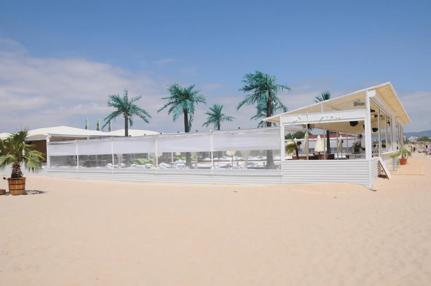 Beach in Boutique Suites Rainbow 4