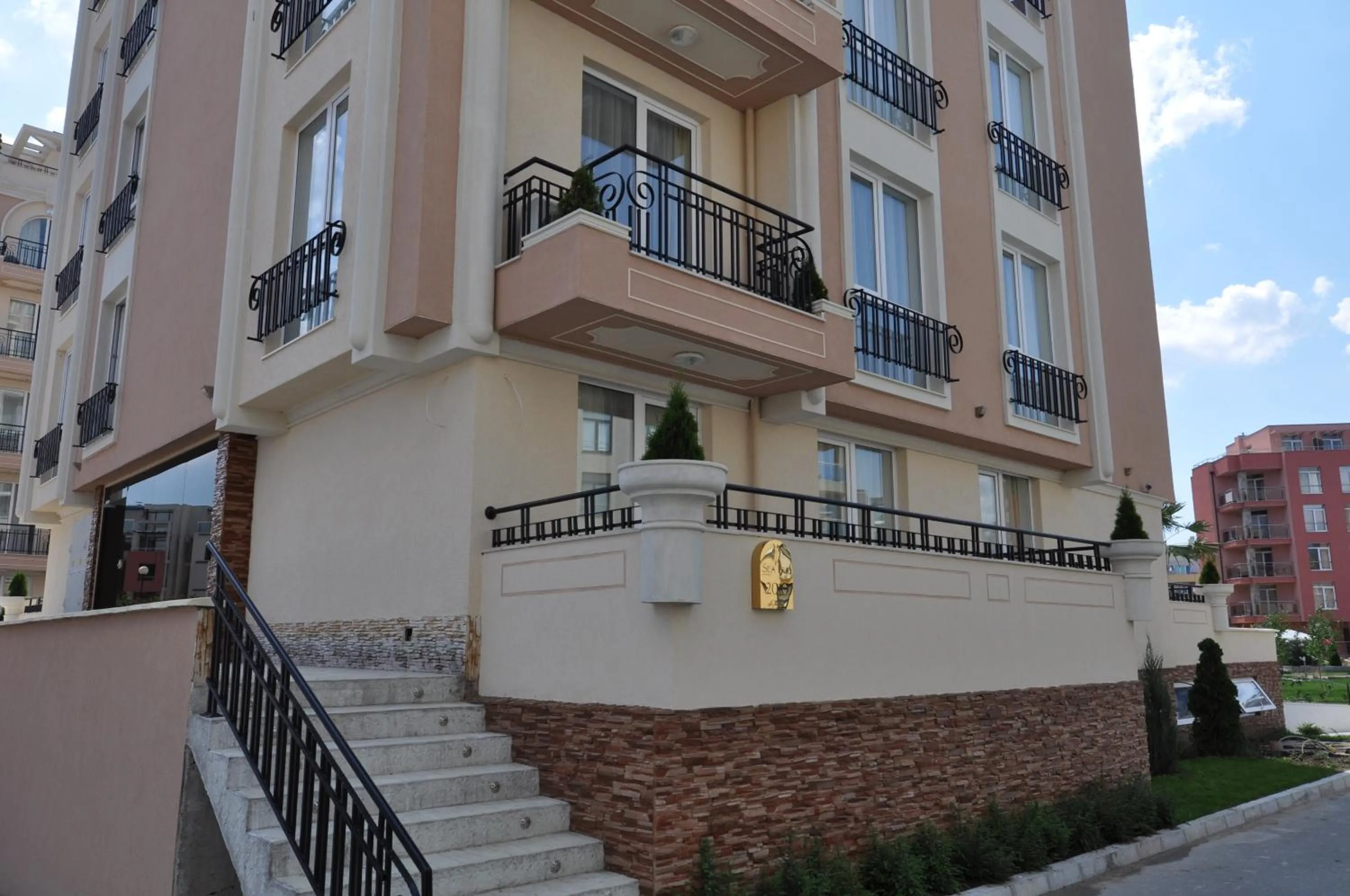 Property building in Boutique Suites Rainbow 4