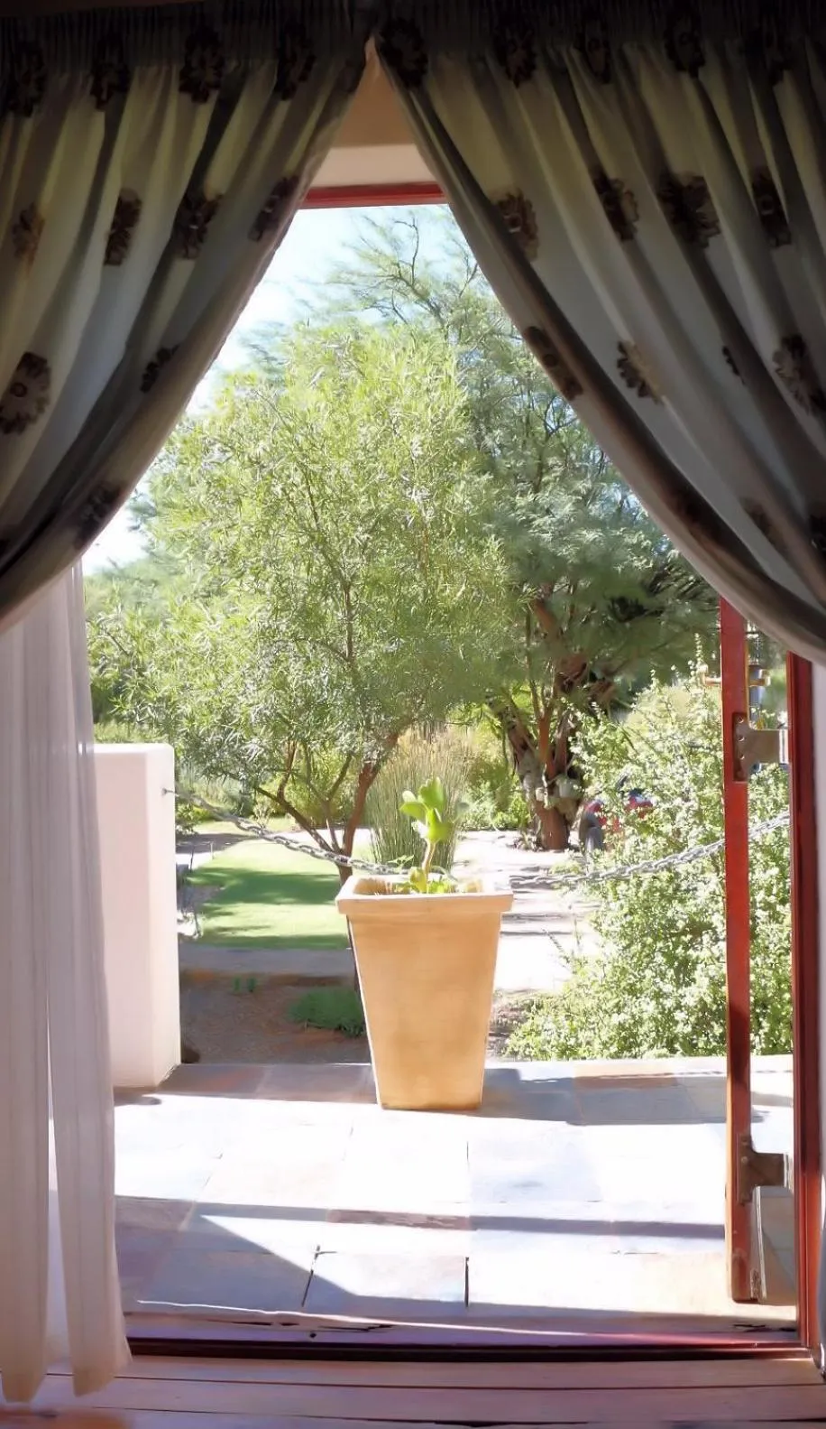 Garden view in Steytlerville Villa Guest house