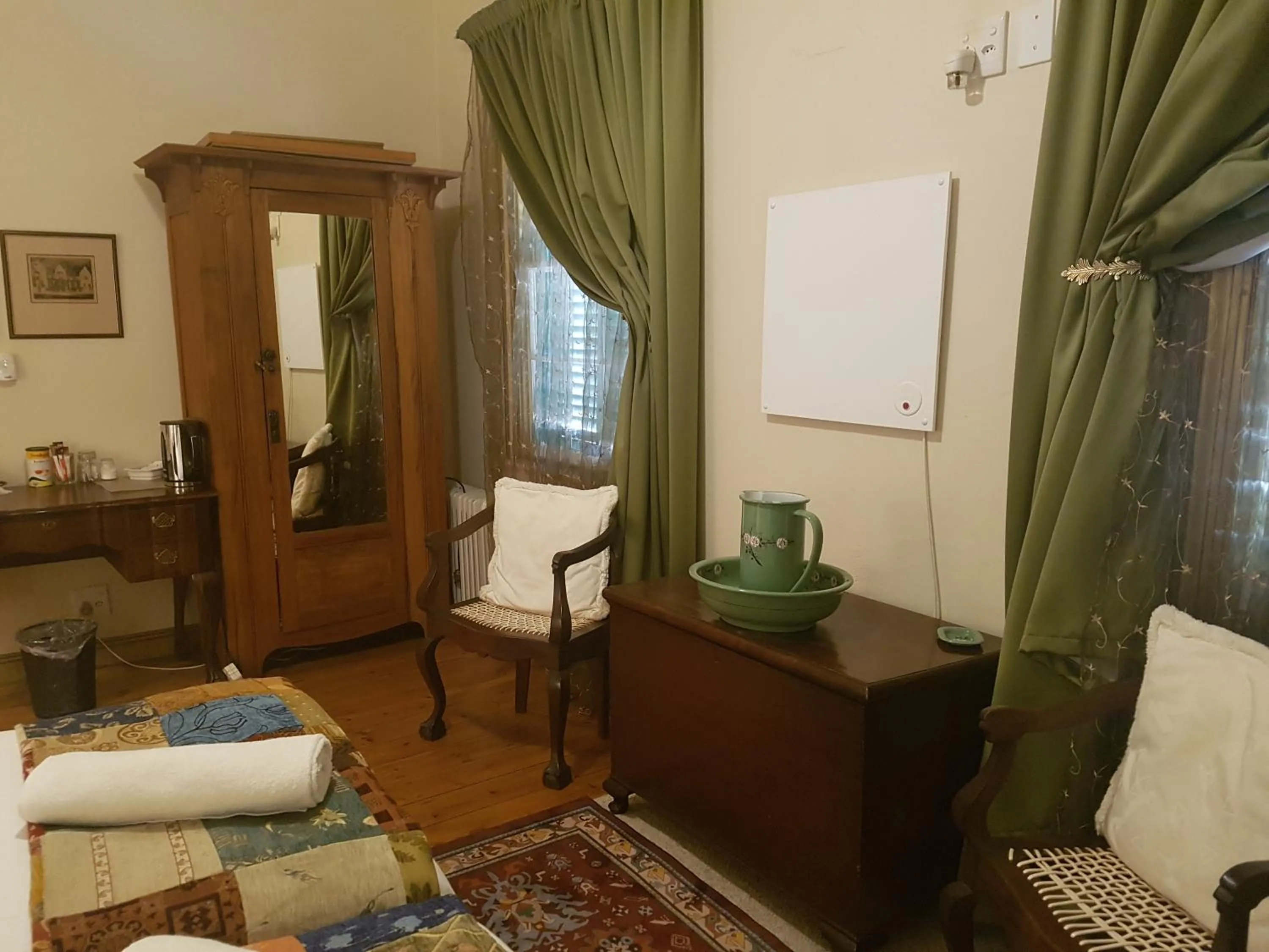 Decorative detail, Bed in Steytlerville Villa Guest house