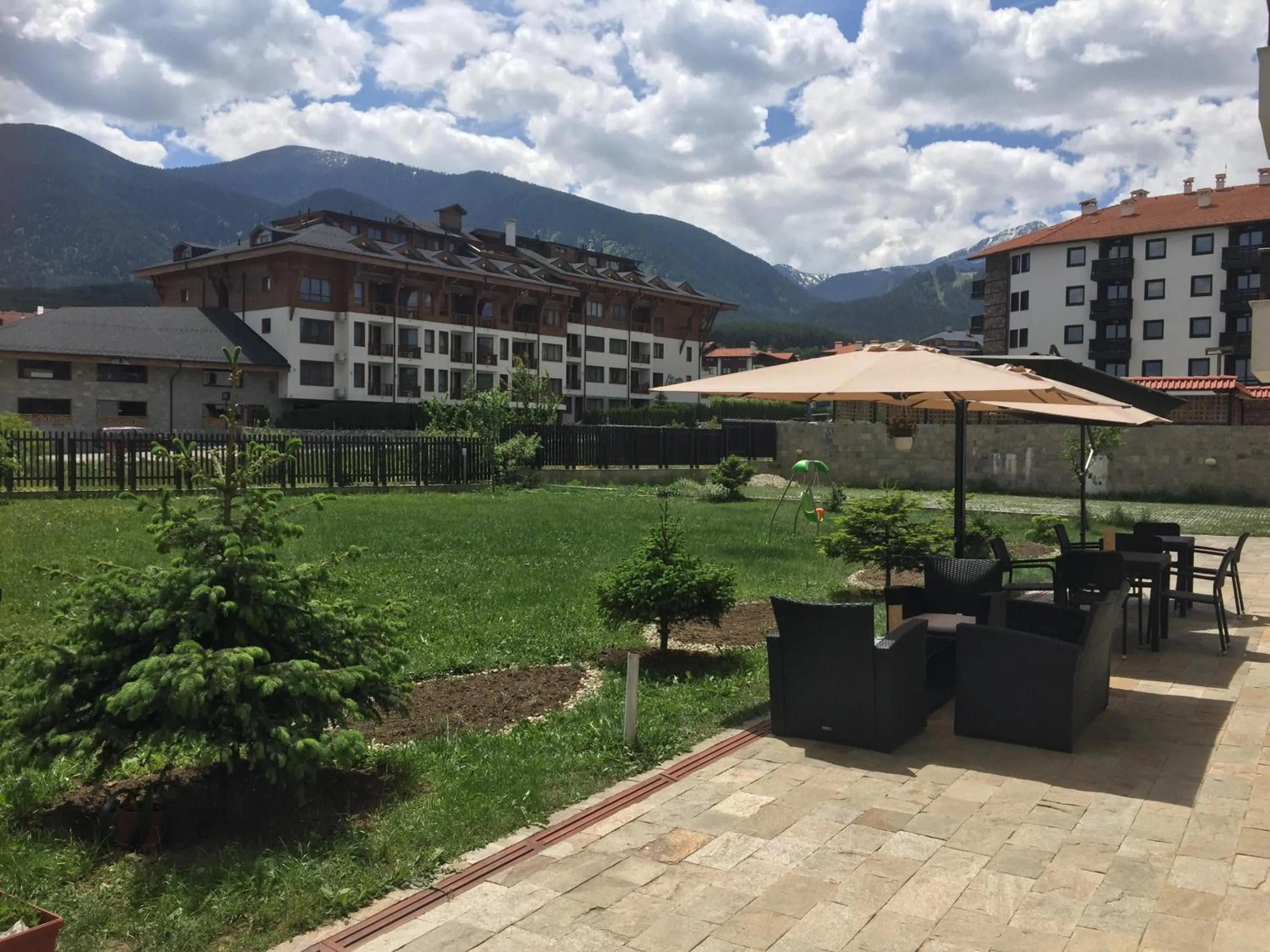 Garden view in Aparthotel Aspen