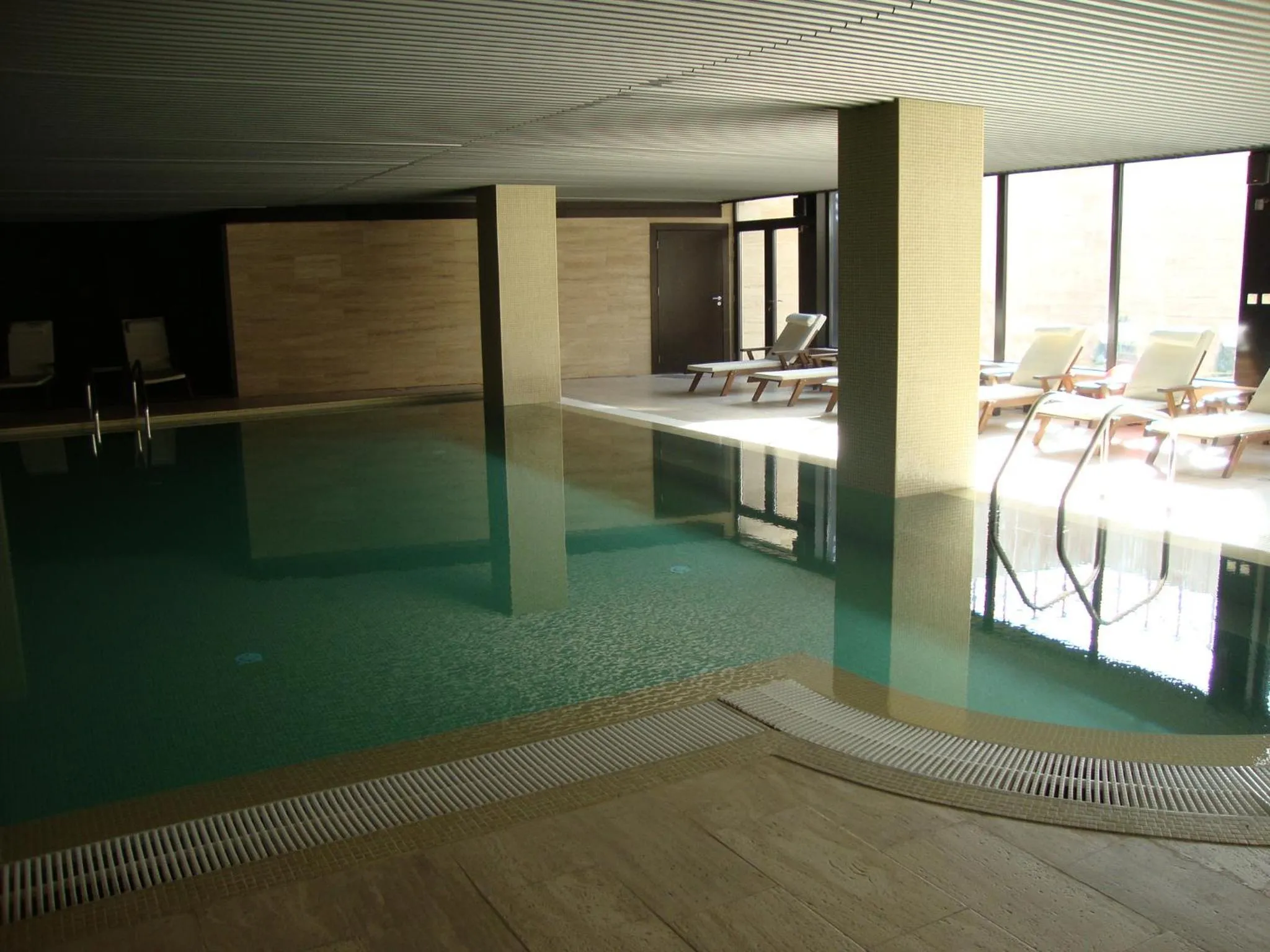 Swimming pool in Aparthotel Aspen