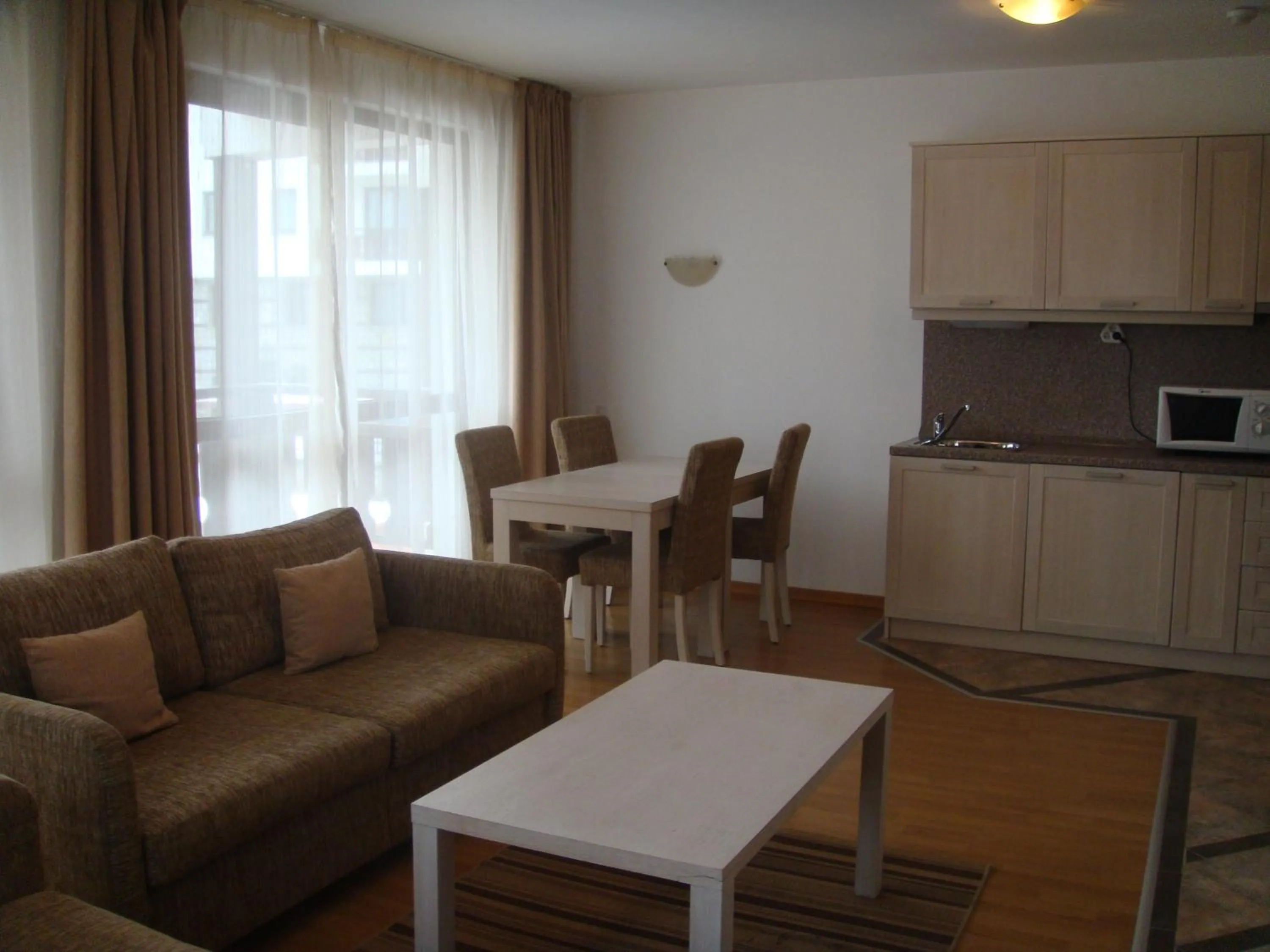 Photo of the whole room in Winslow Elegance Apartments