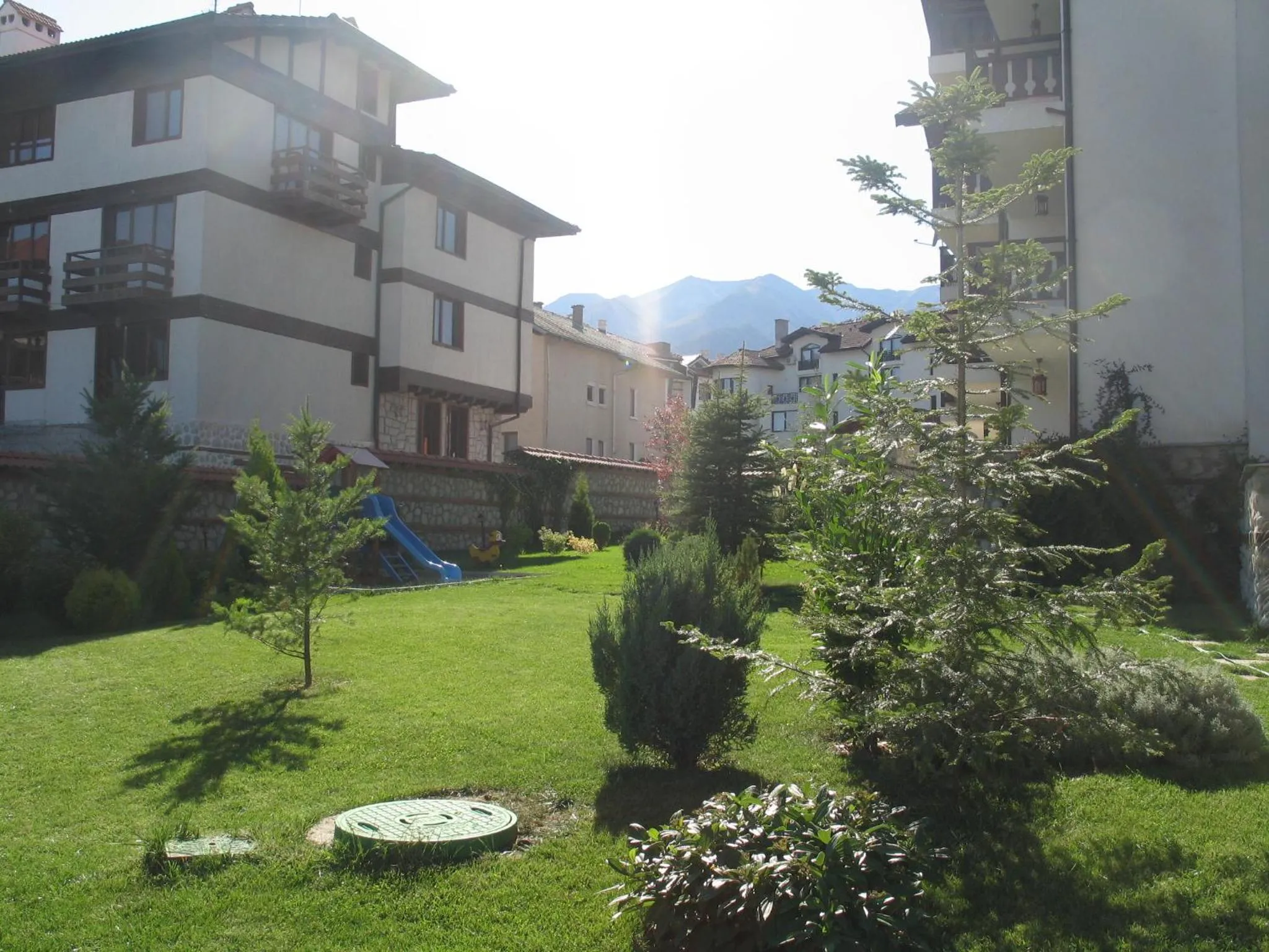 Facade/entrance in Winslow Elegance Apartments