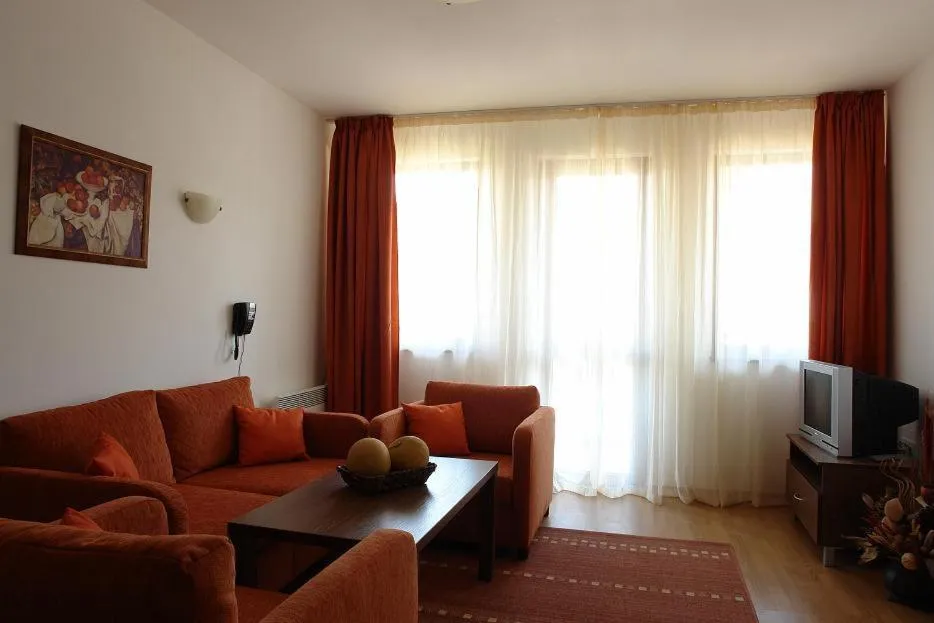 Living room in Winslow Elegance Apartments