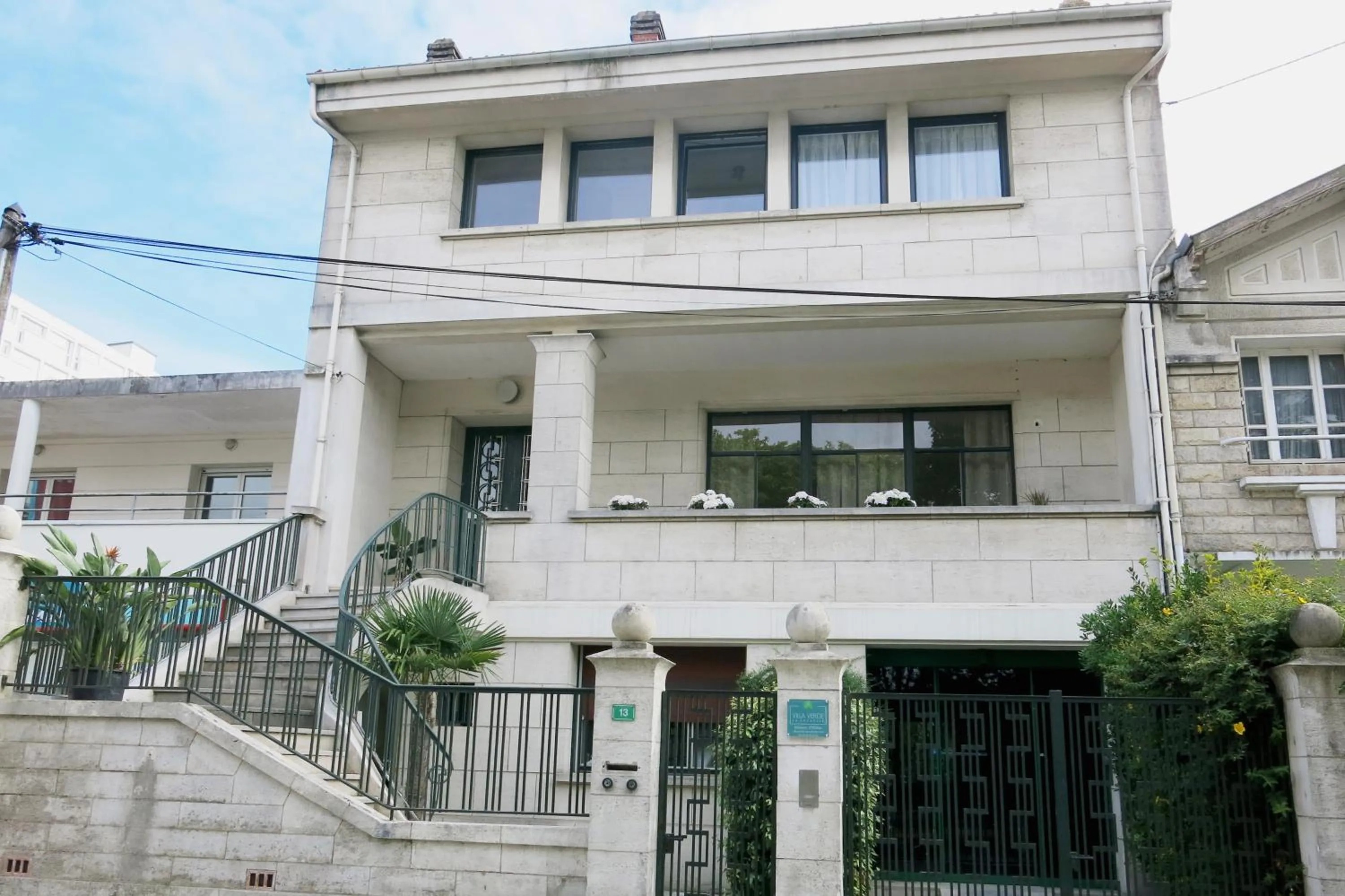 Property building in Villa Verde La Rochelle