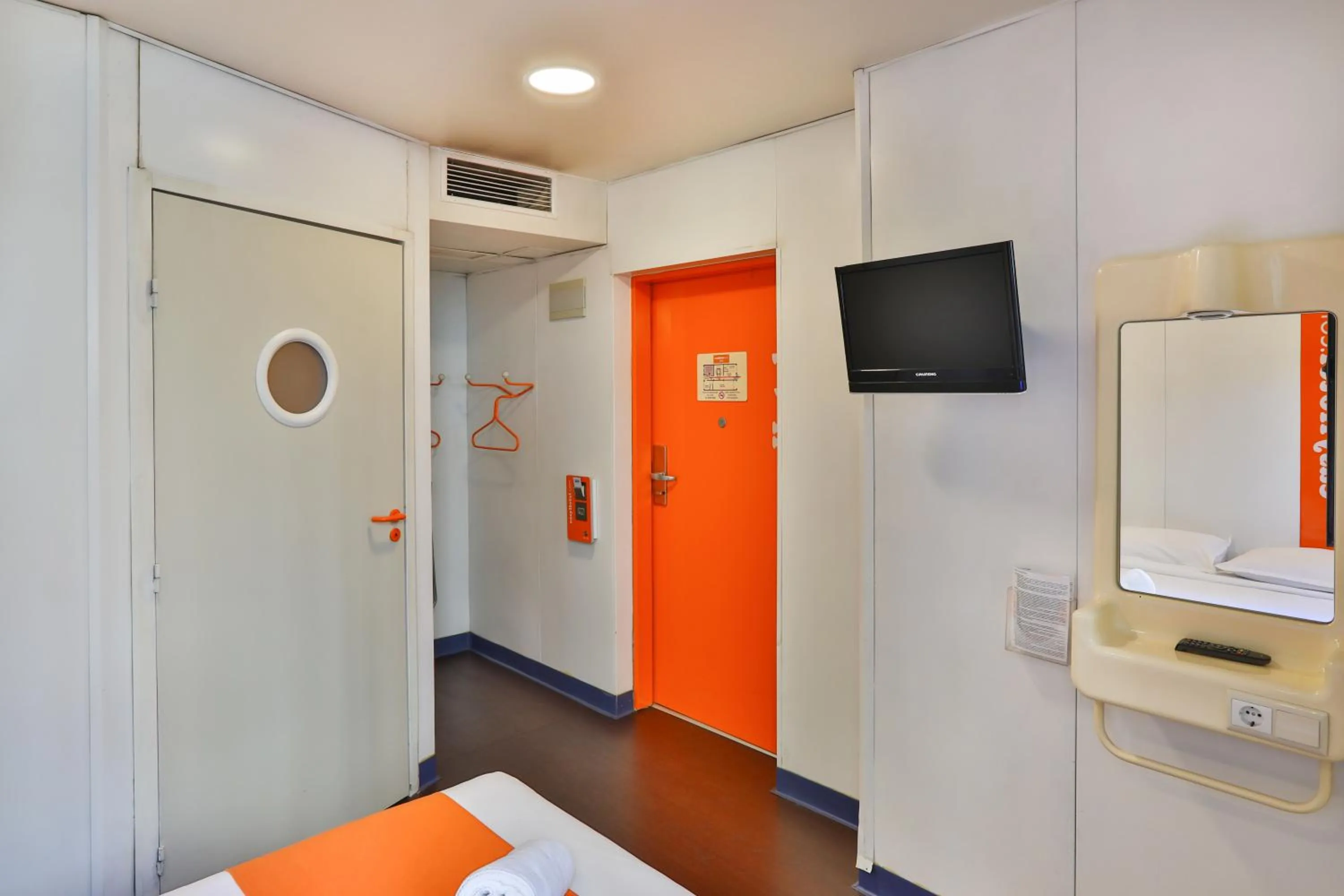 Photo of the whole room in easyHotel Sofia