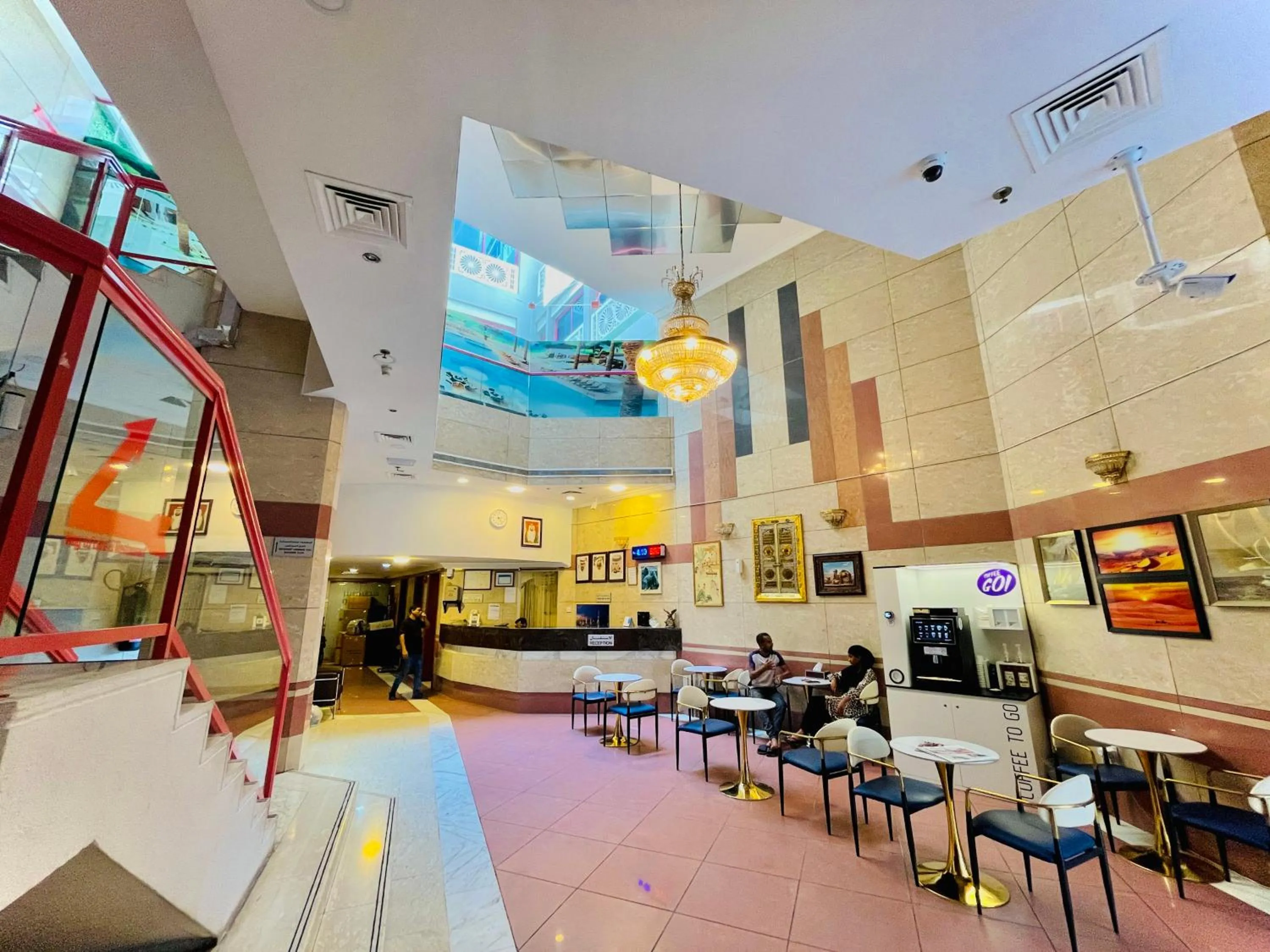 TV and multimedia in Queens Hotel Next Sabkha Bus Station