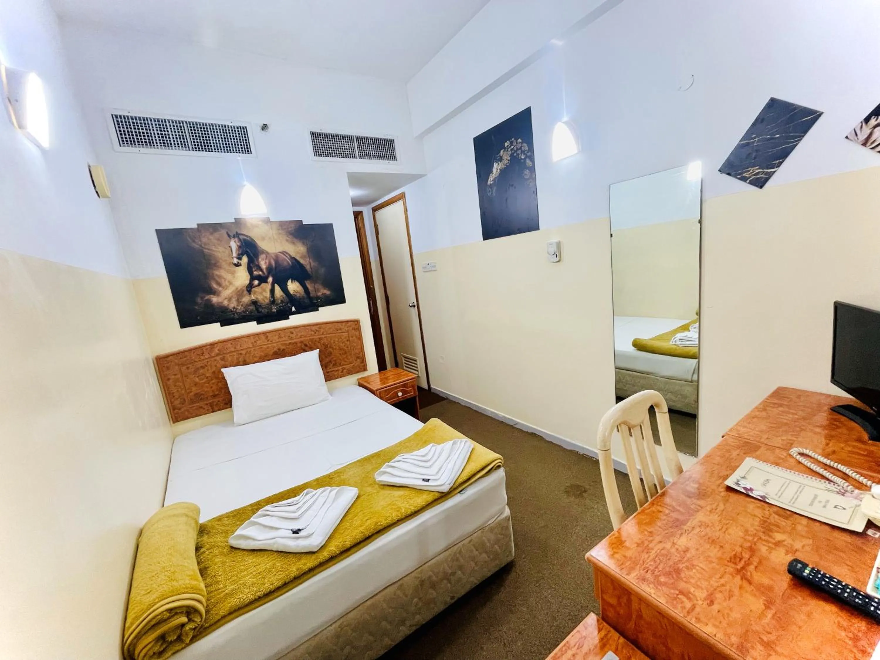 Property building in Queens Hotel Next Sabkha Bus Station