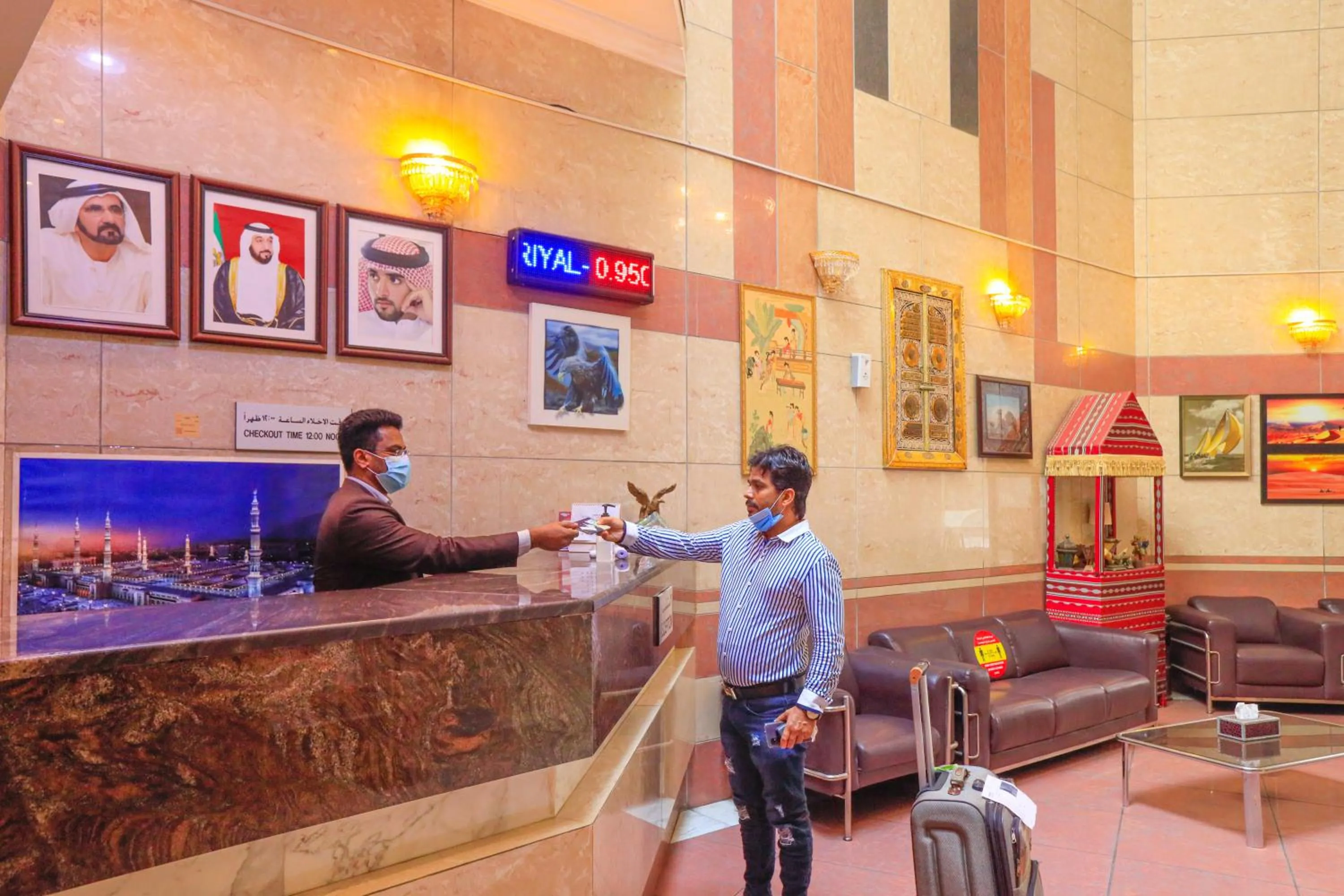 Lobby or reception in Queens Hotel Next Sabkha Bus Station