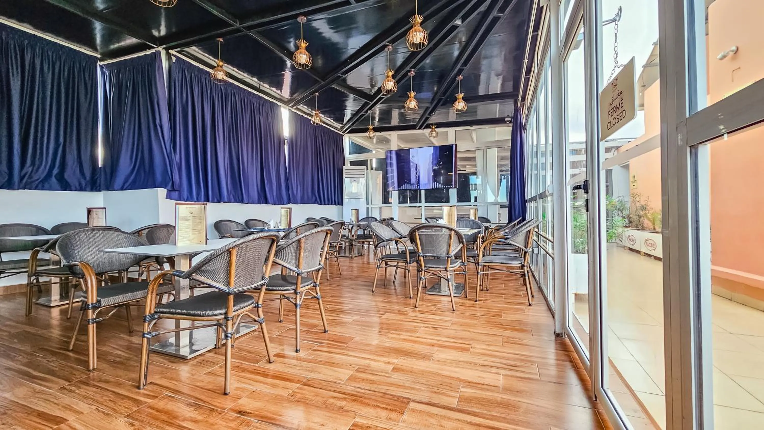 Restaurant/places to eat in Hôtel Racine