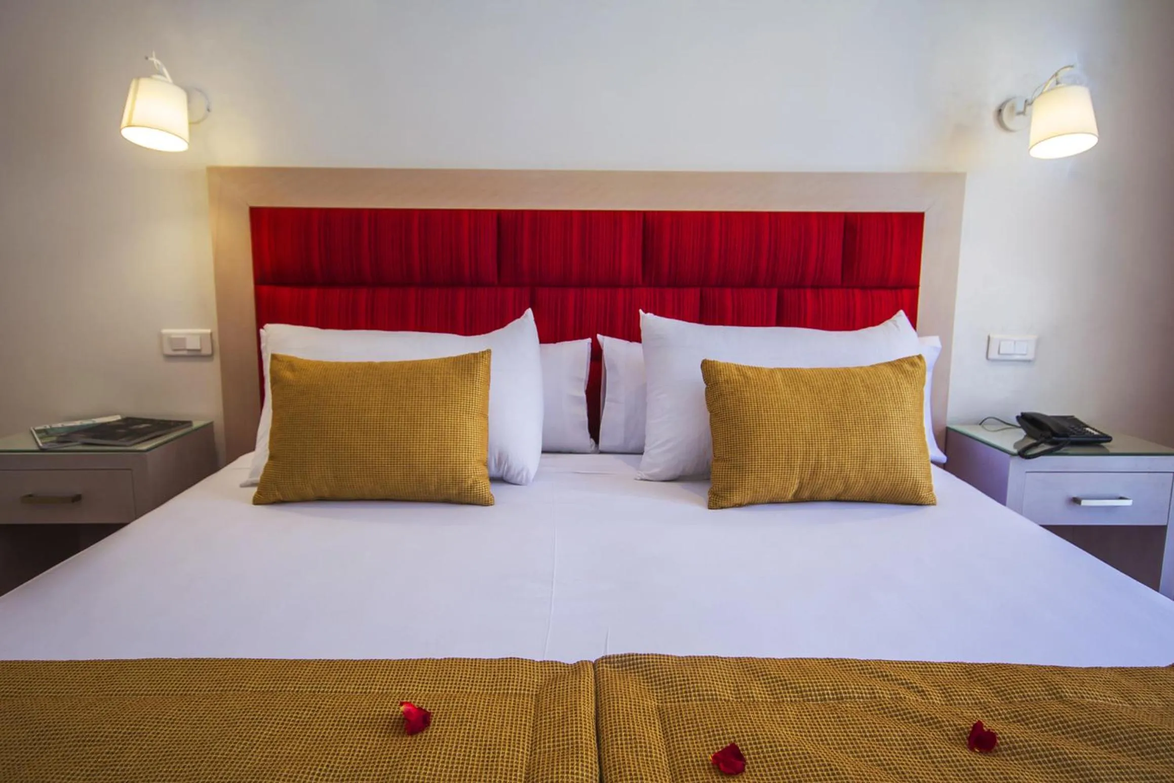 Bedroom, Bed in Hôtel Racine