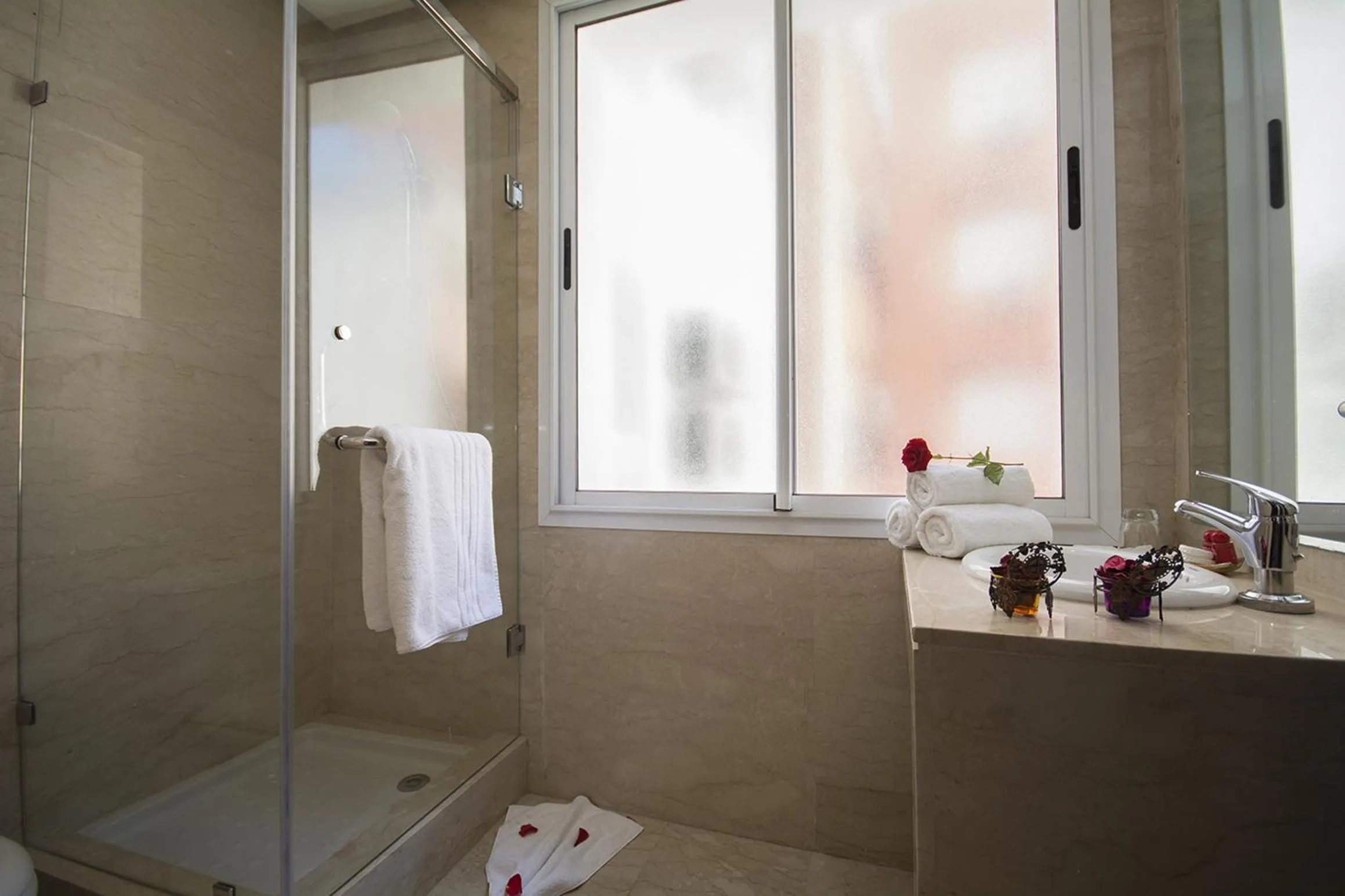 Bathroom in Hôtel Racine