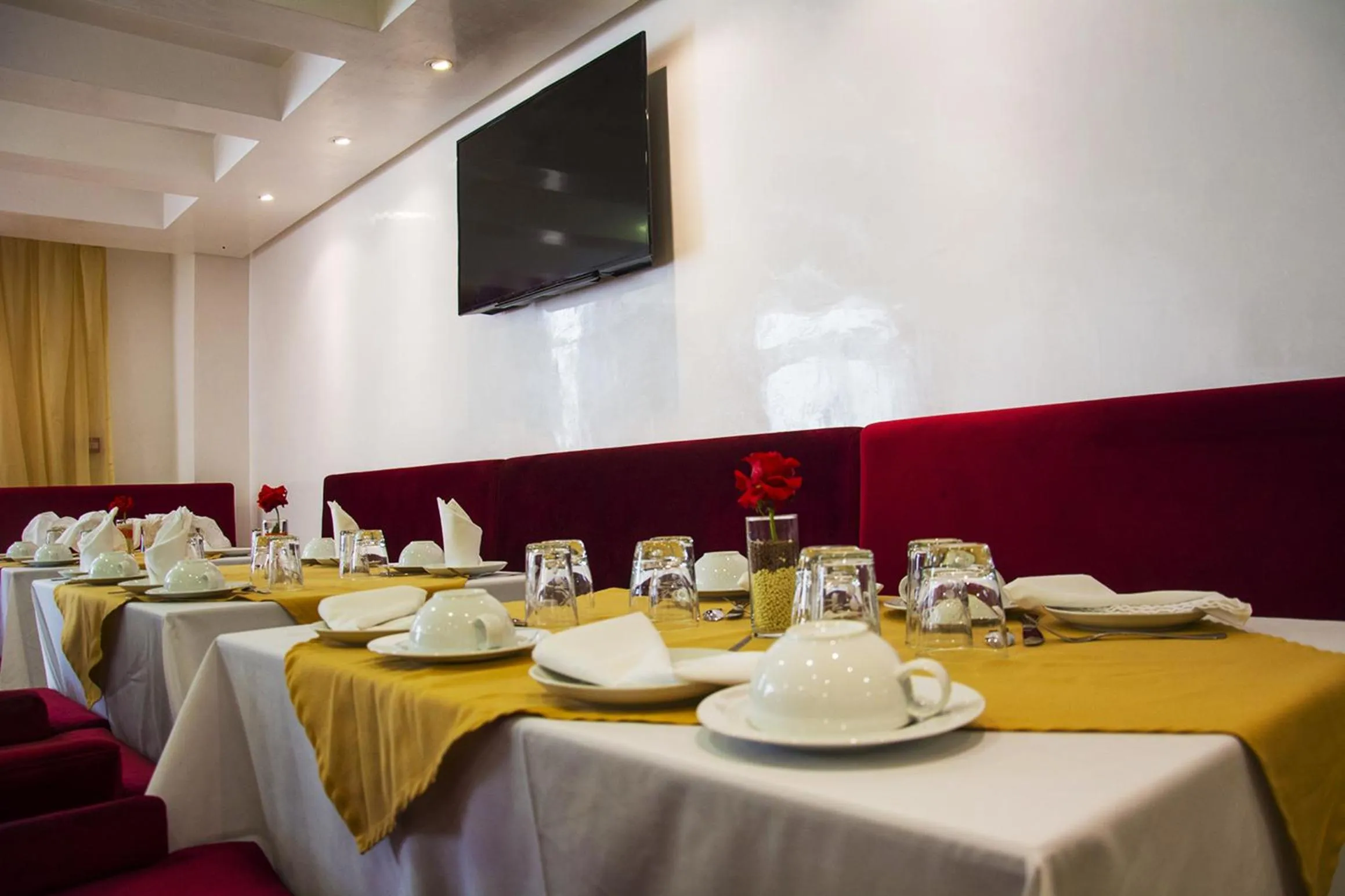 Restaurant/places to eat in Hôtel Racine