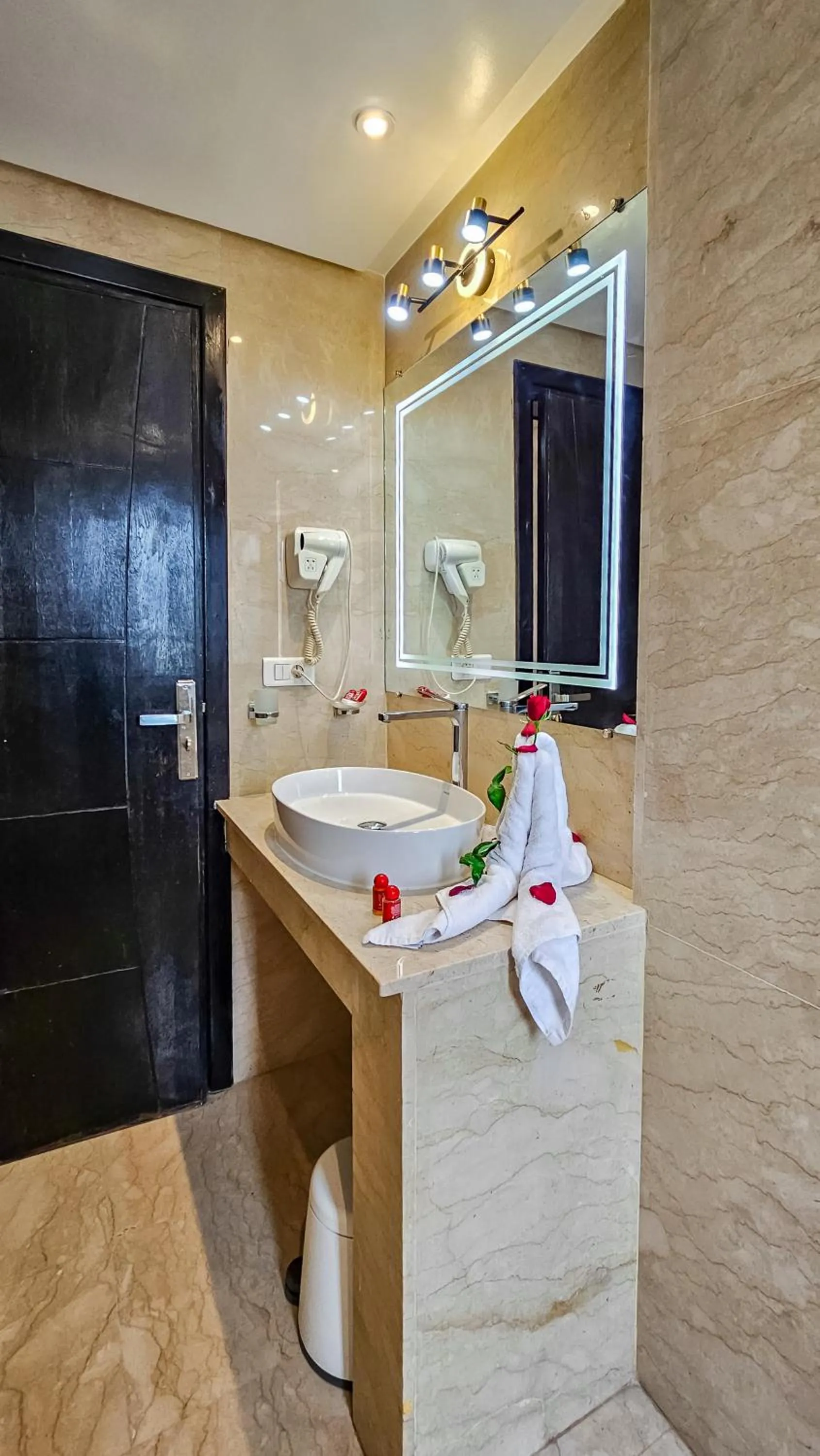 Bathroom in Hôtel Racine