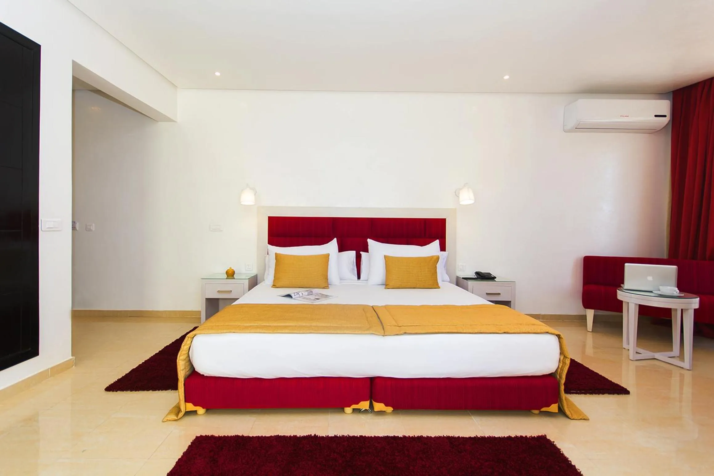 Bedroom, Bed in Hôtel Racine