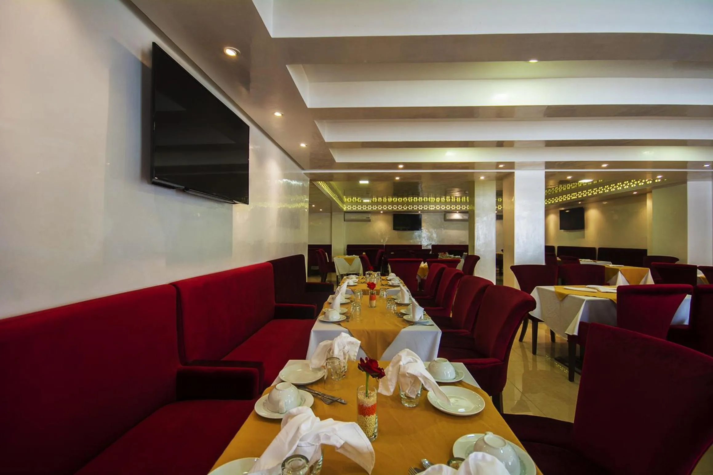 Restaurant/places to eat in Hôtel Racine