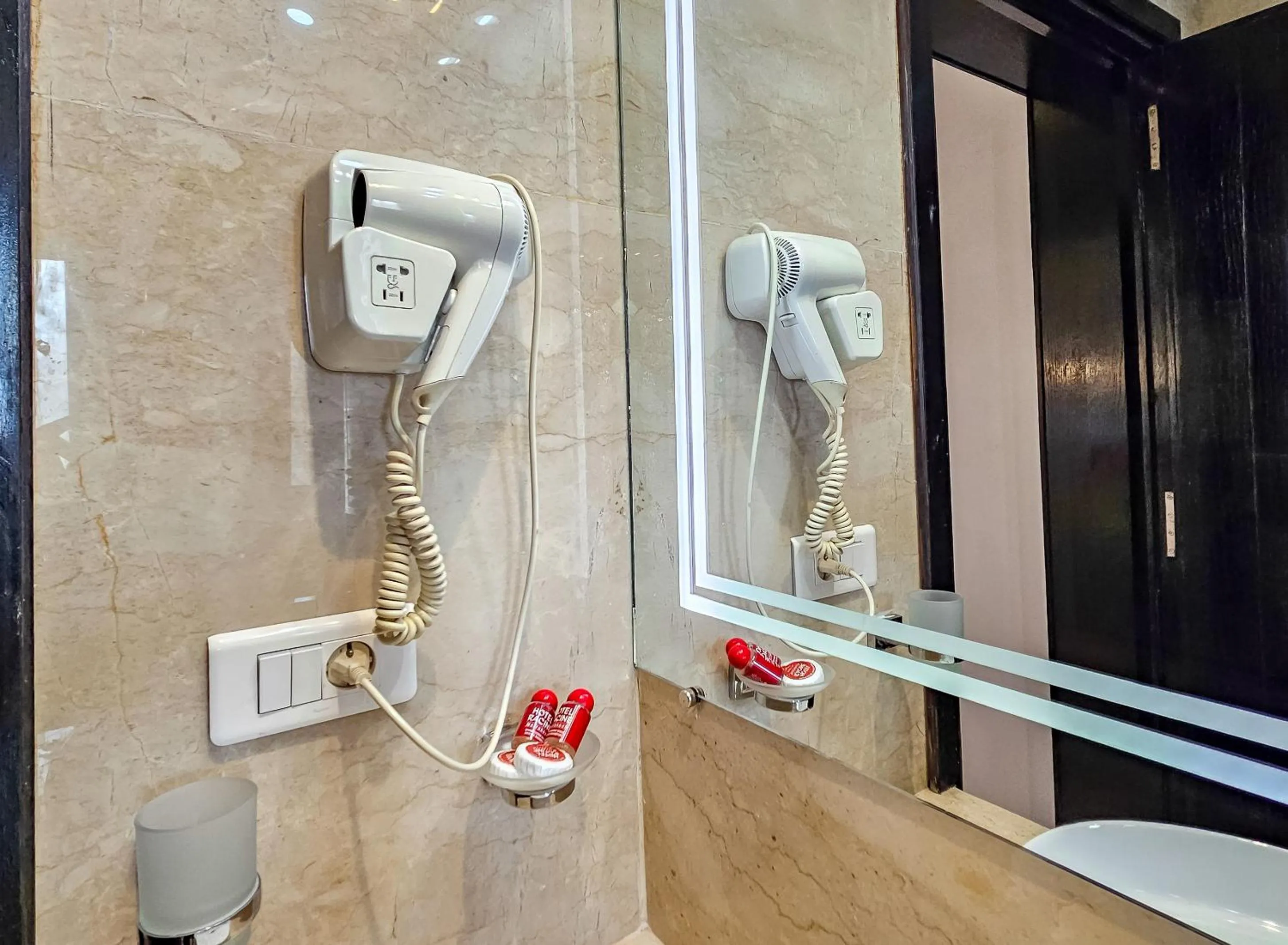 Bathroom in Hôtel Racine