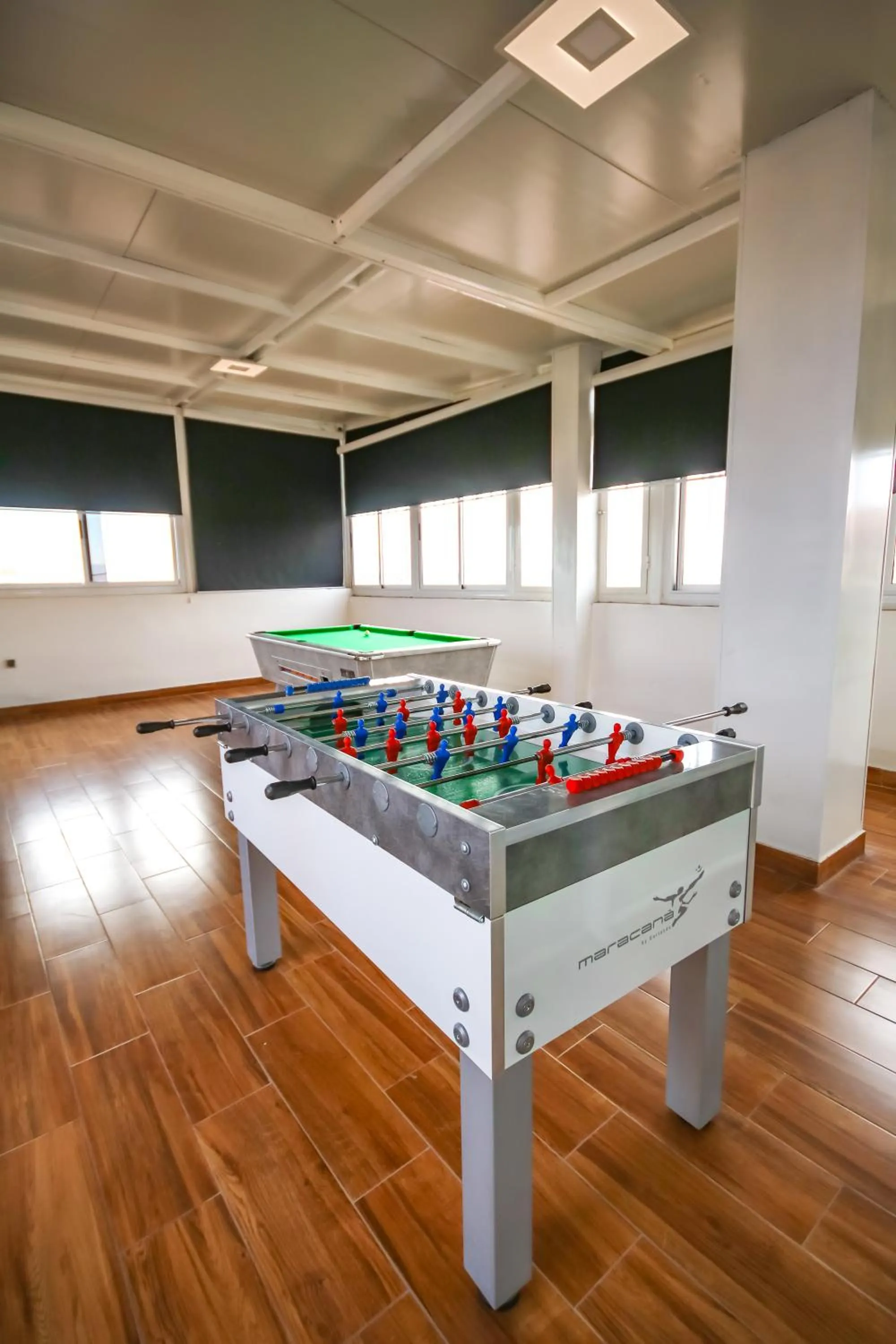 Billiard in Hôtel Racine