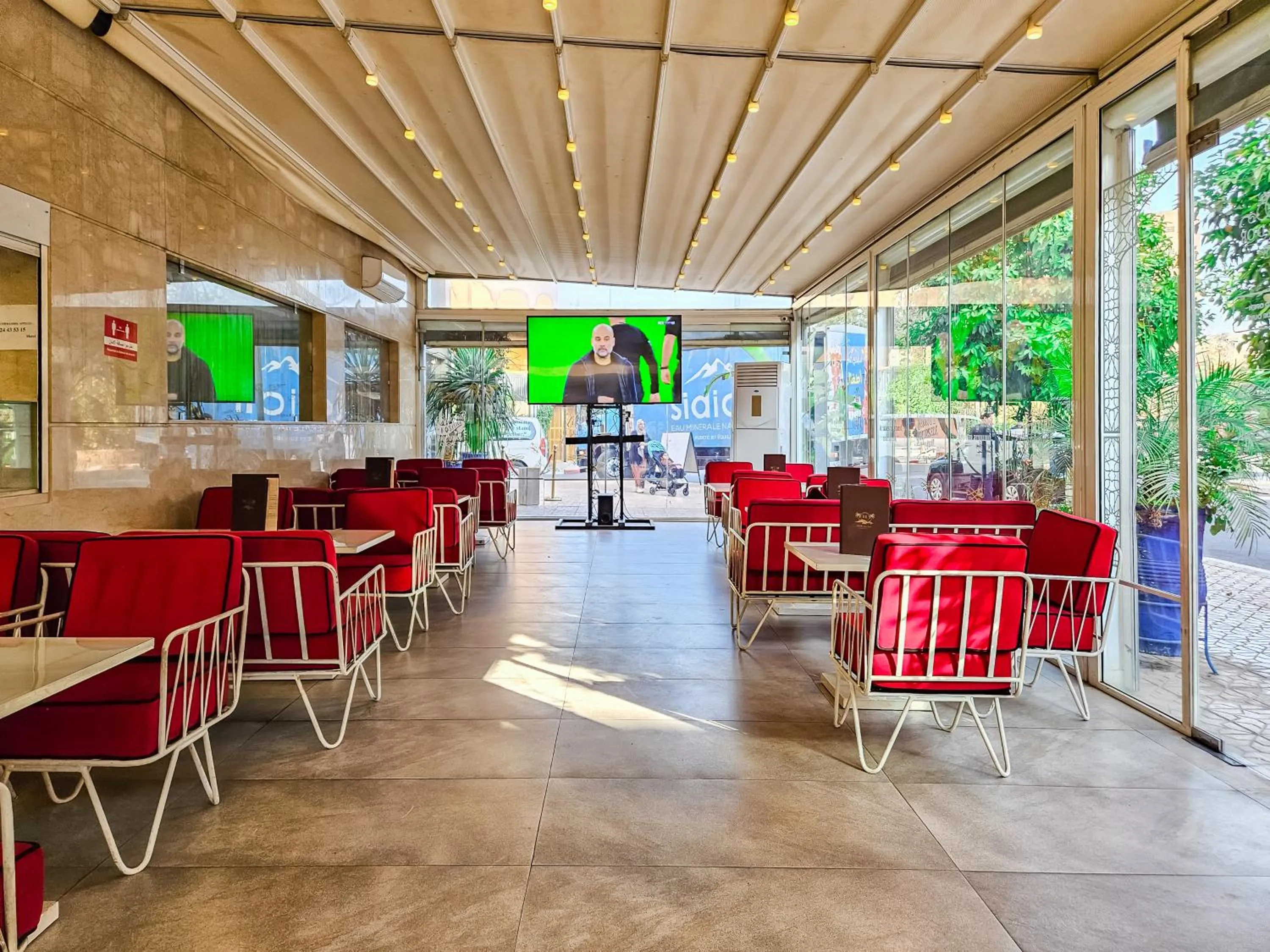 Restaurant/places to eat in Hôtel Racine