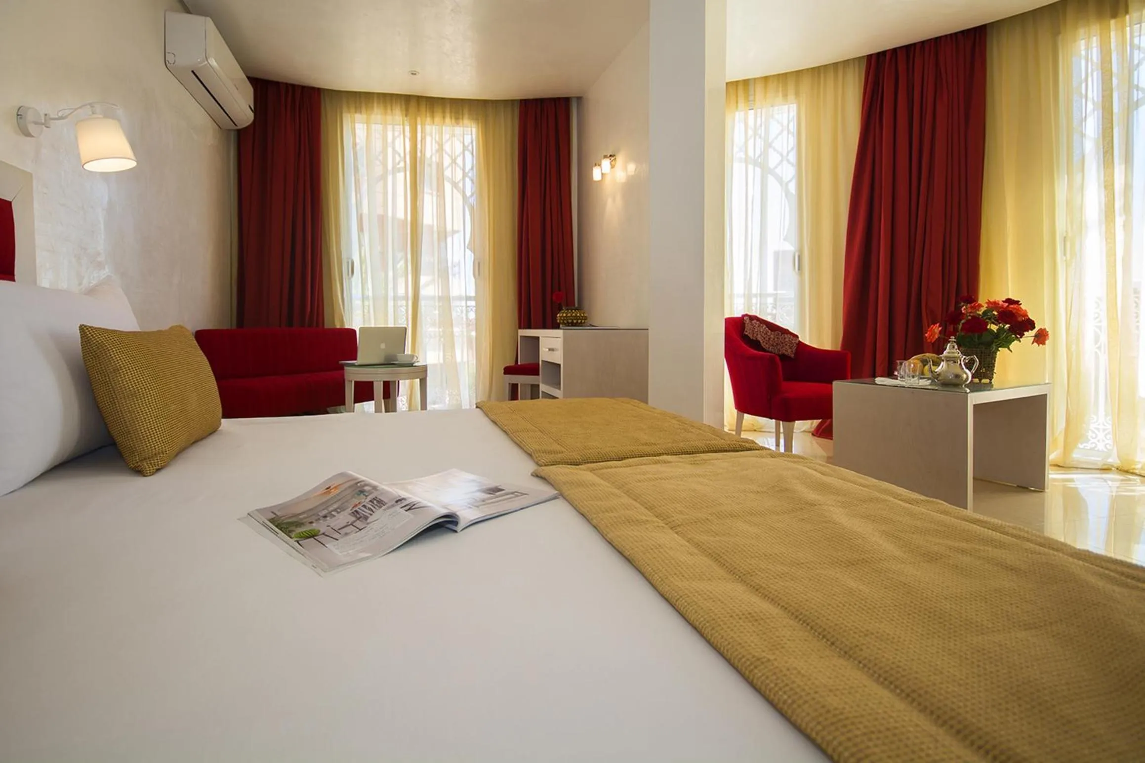 Bedroom, Bed in Hôtel Racine