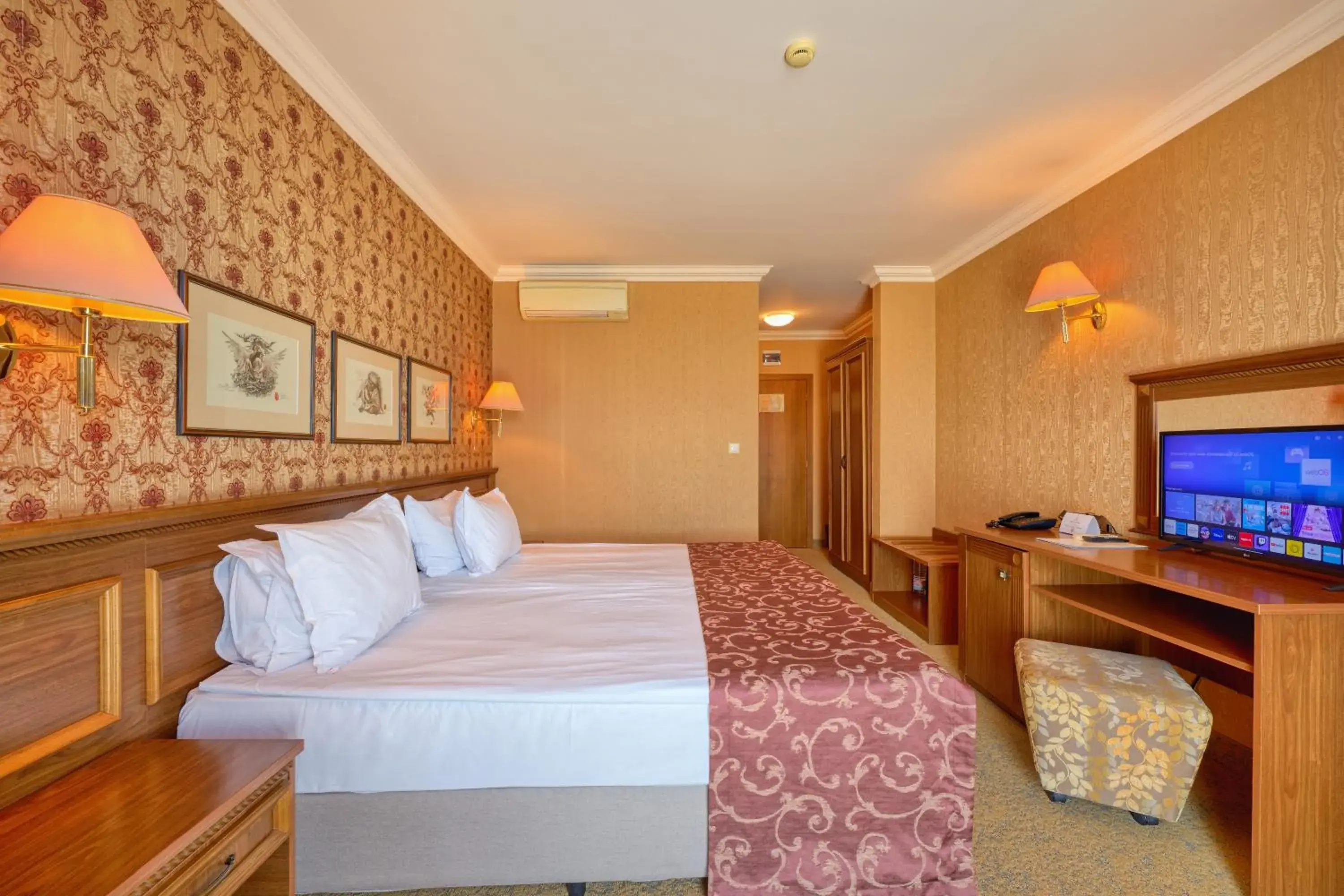 Twin Room in Hotel Club Central Twin Room in Hotel Club Central