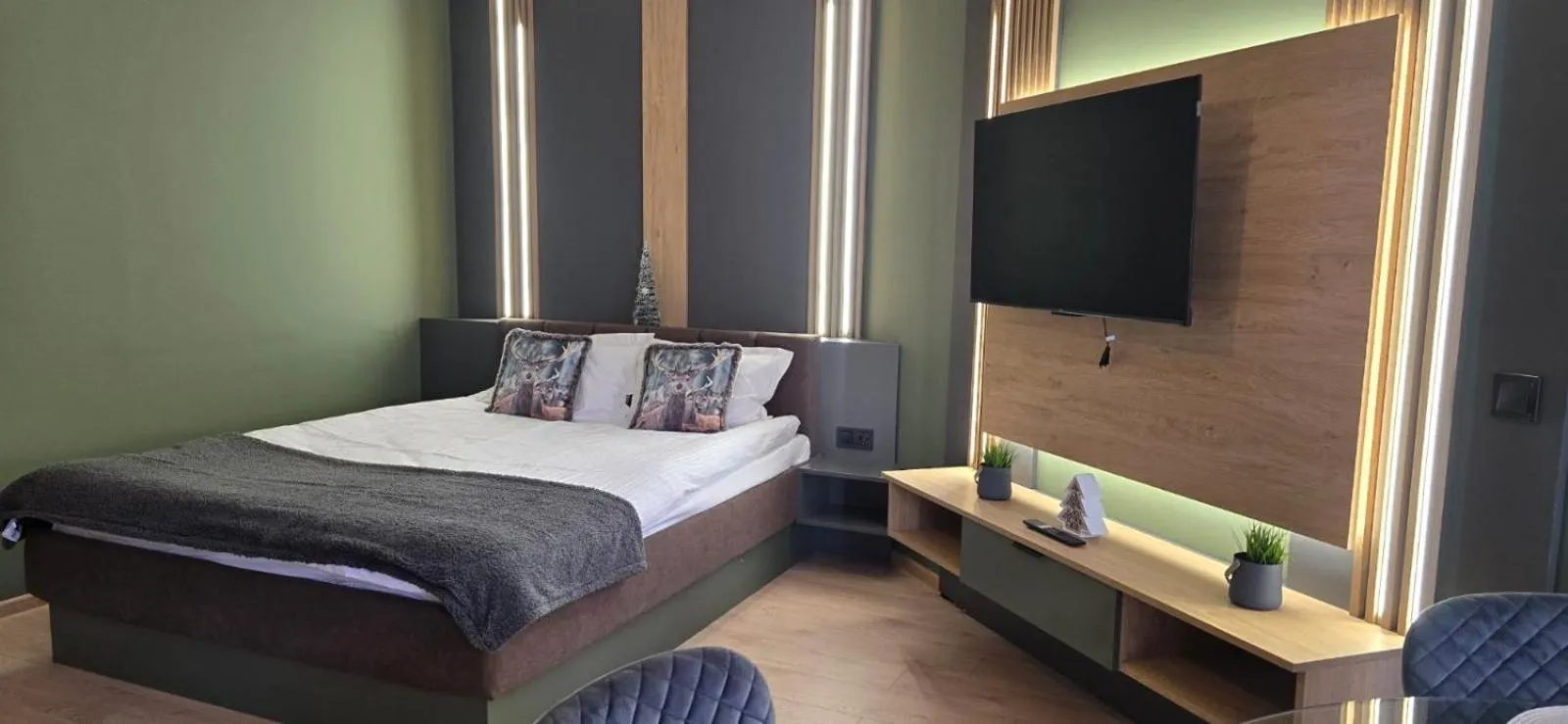 Bedroom, Bed in Persey Flora Apartments