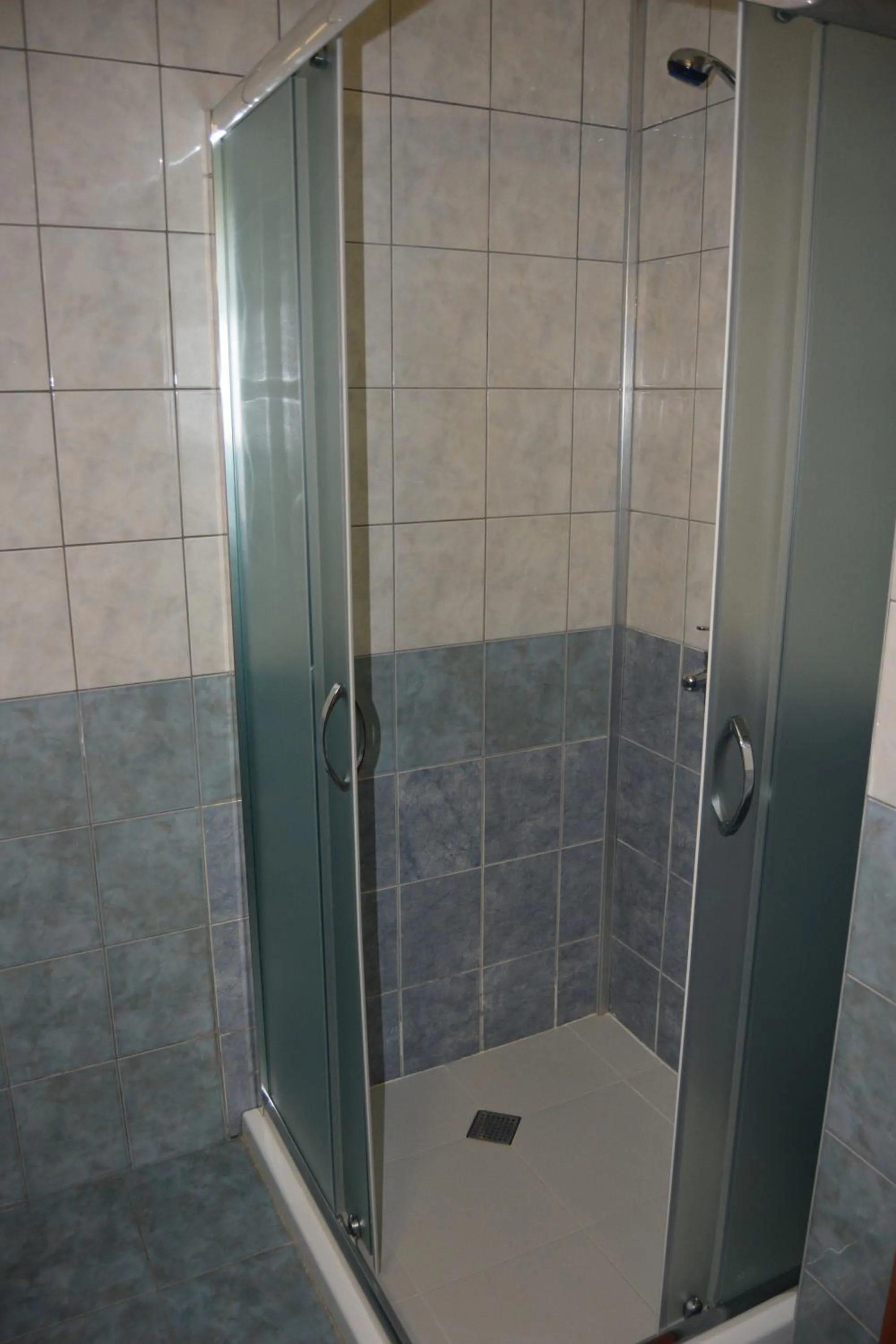 Bathroom in Persey Flora Apartments
