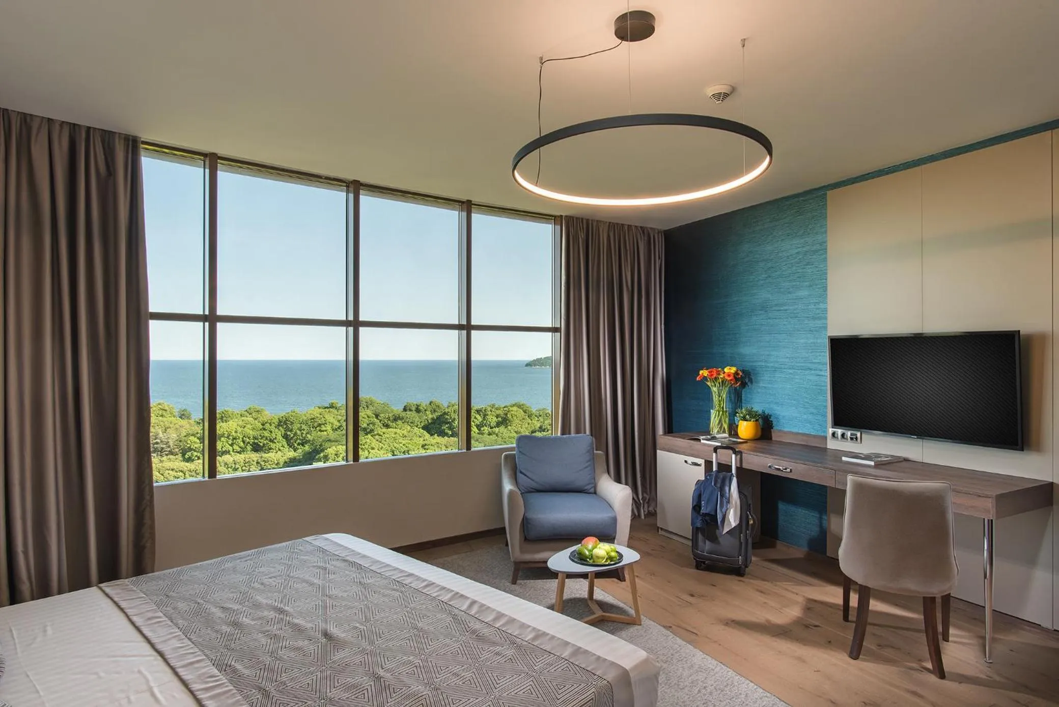 TV and multimedia, Bed in Rosslyn Dimyat Hotel Varna