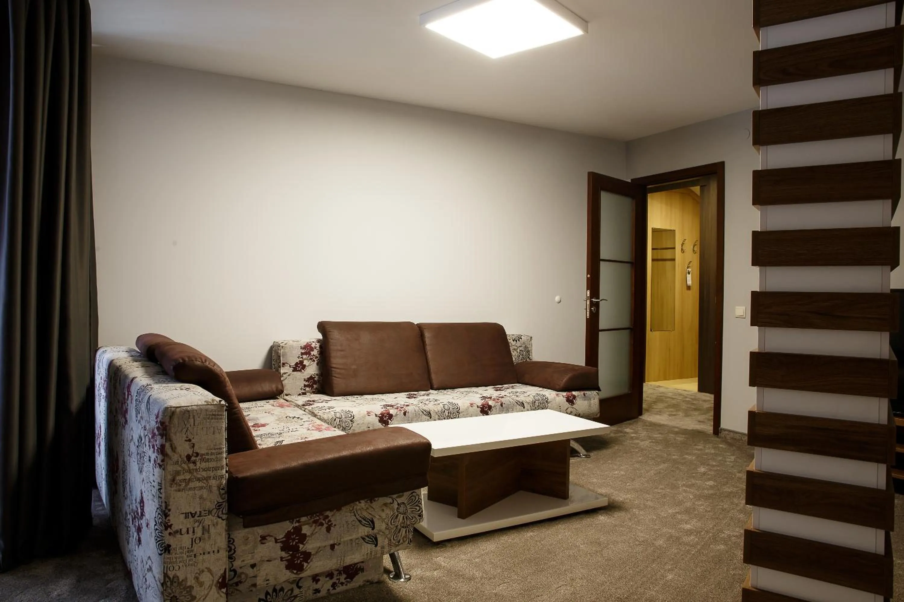 Living room, Bed in Hotel Casa Karina Bansko - Half Board & All Inclusive