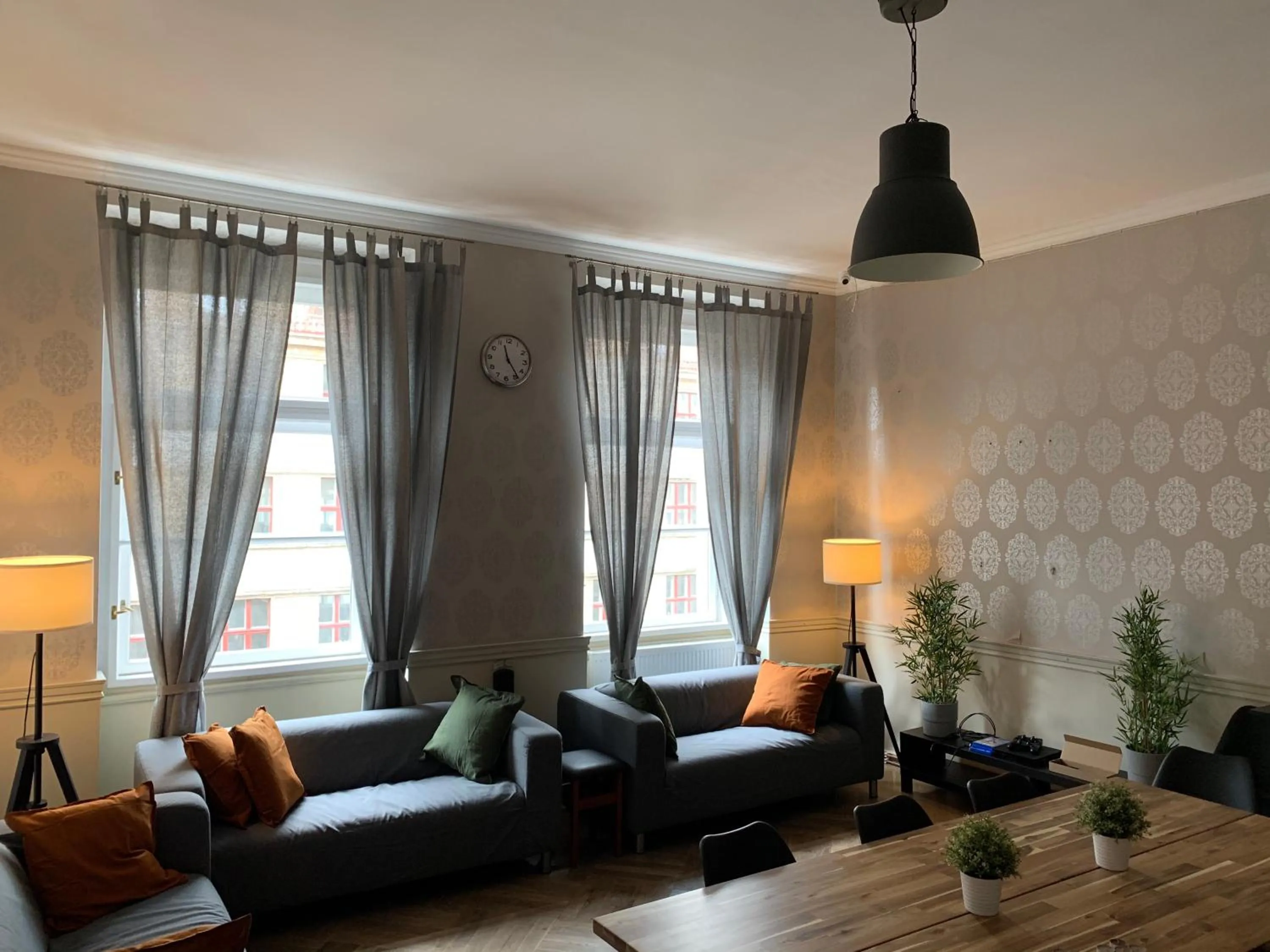 Communal lounge/ TV room in Onefam Old Town