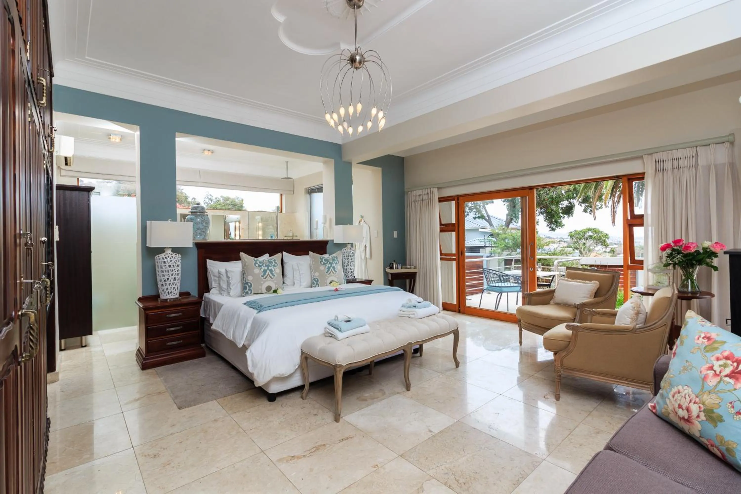 Bed in Island Way Villa