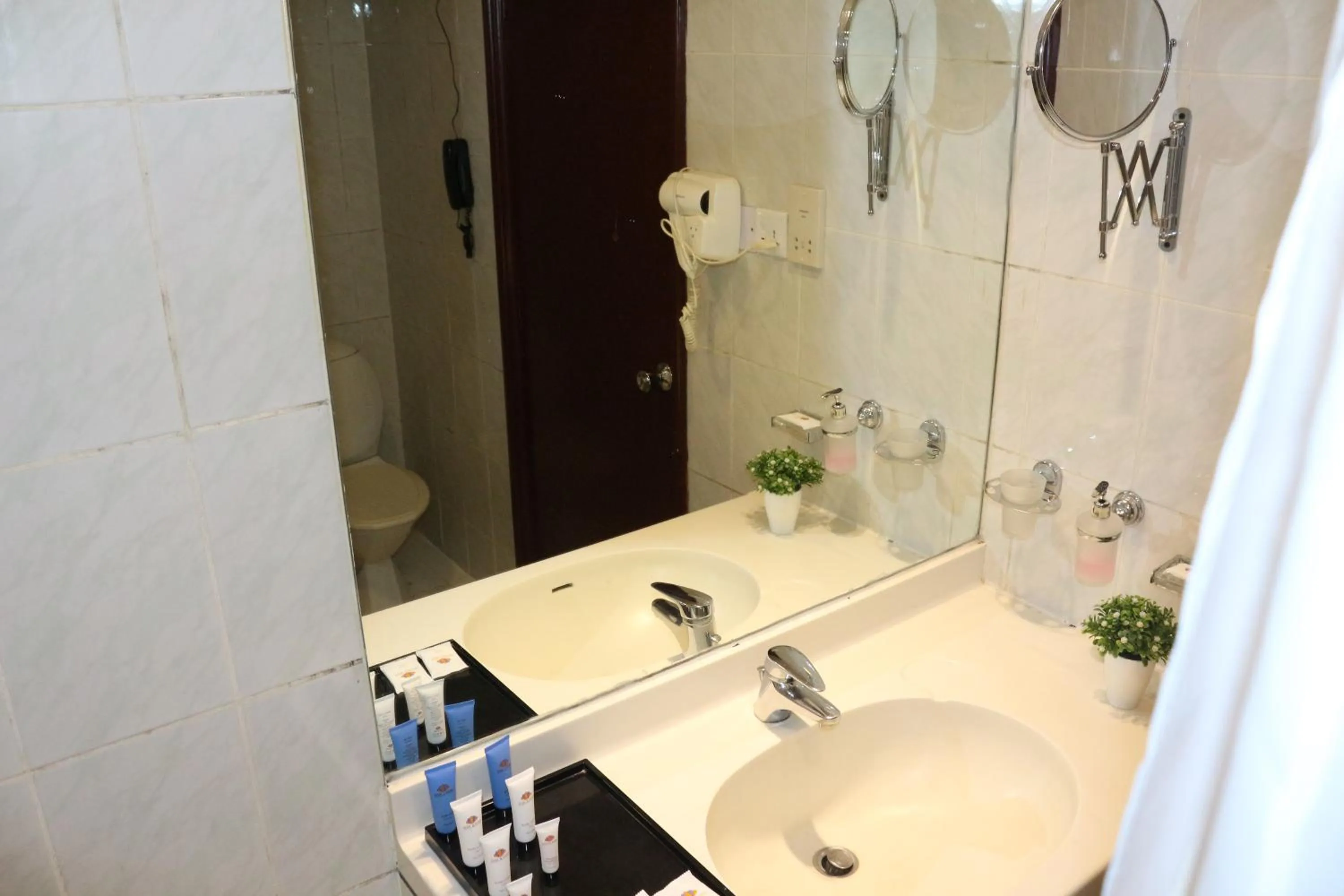 Bathroom in Al Khaleej Grand Hotel