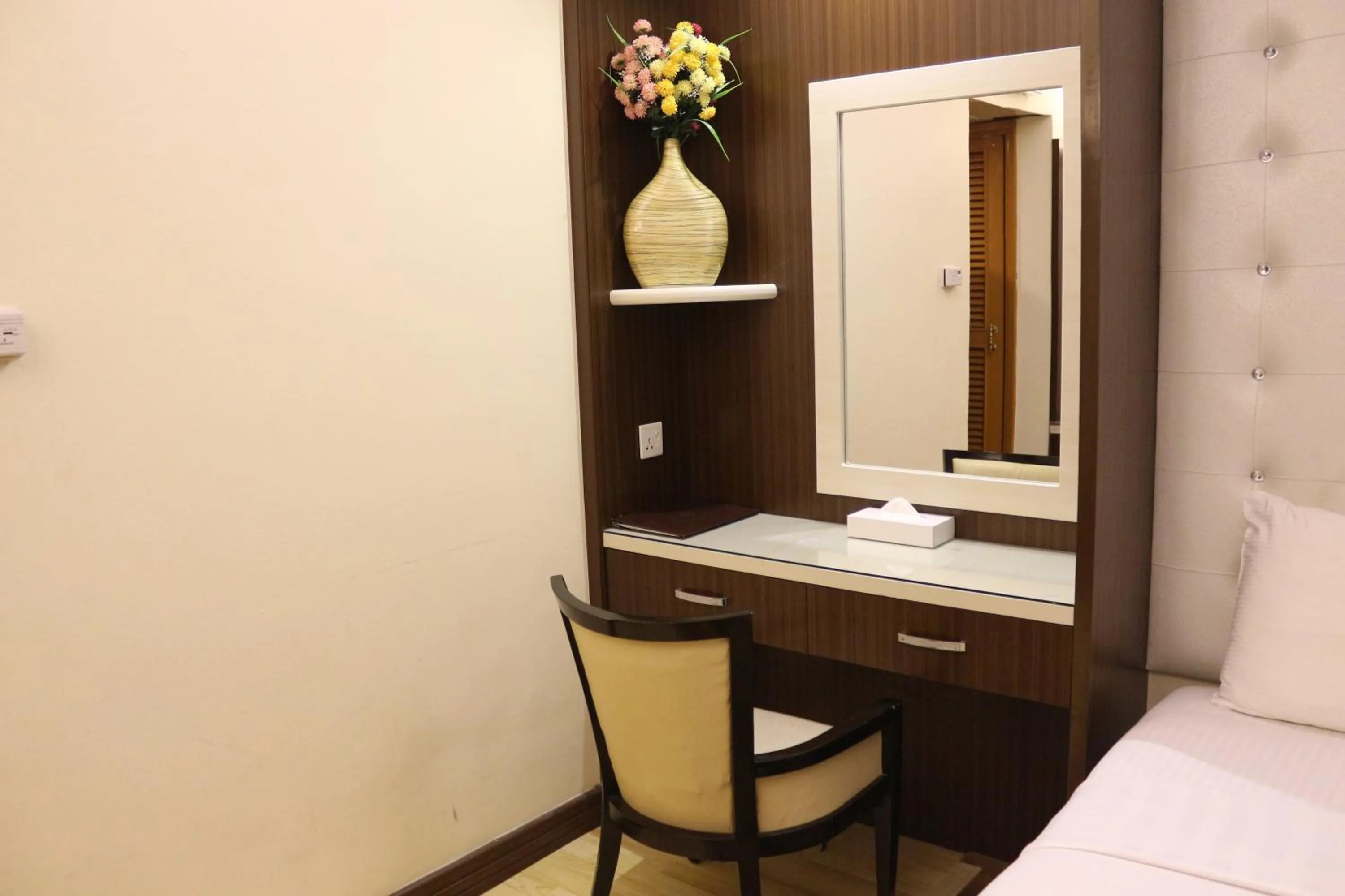 Bedroom, Bed in Al Khaleej Grand Hotel