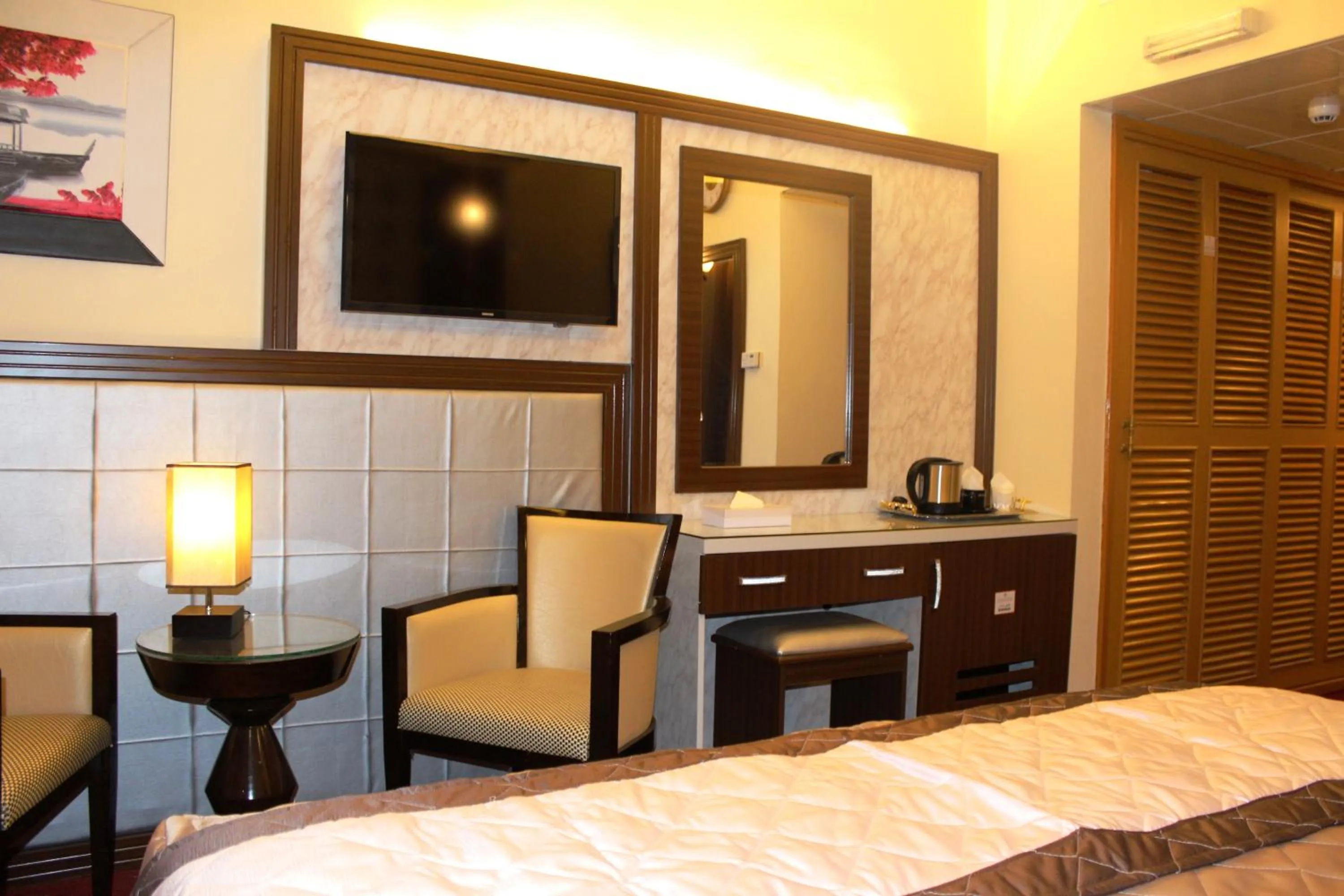 Coffee/tea facilities, Bed in Al Khaleej Grand Hotel