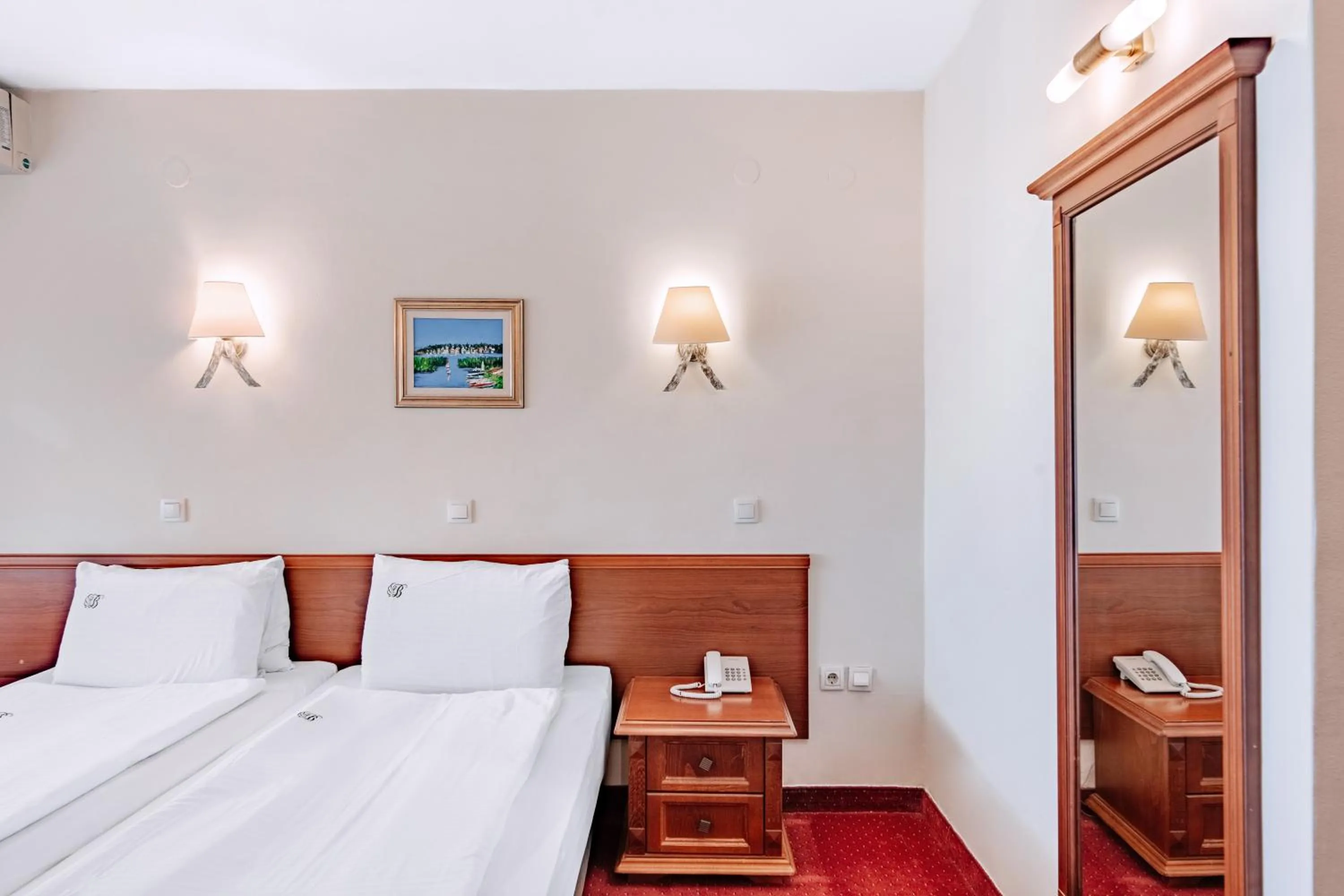 Property building, Bed in Hotel Belvedere