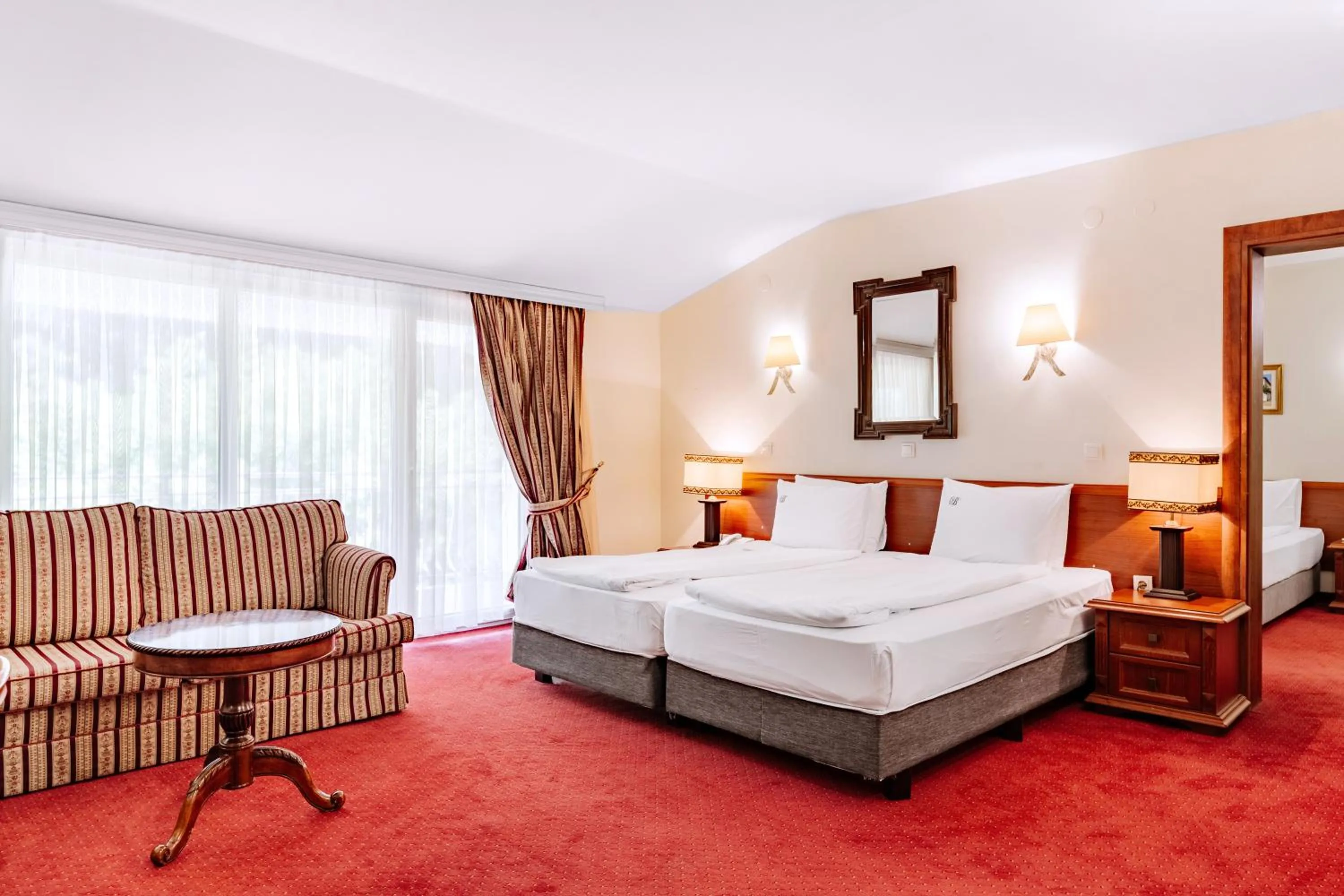 Property building, Bed in Hotel Belvedere