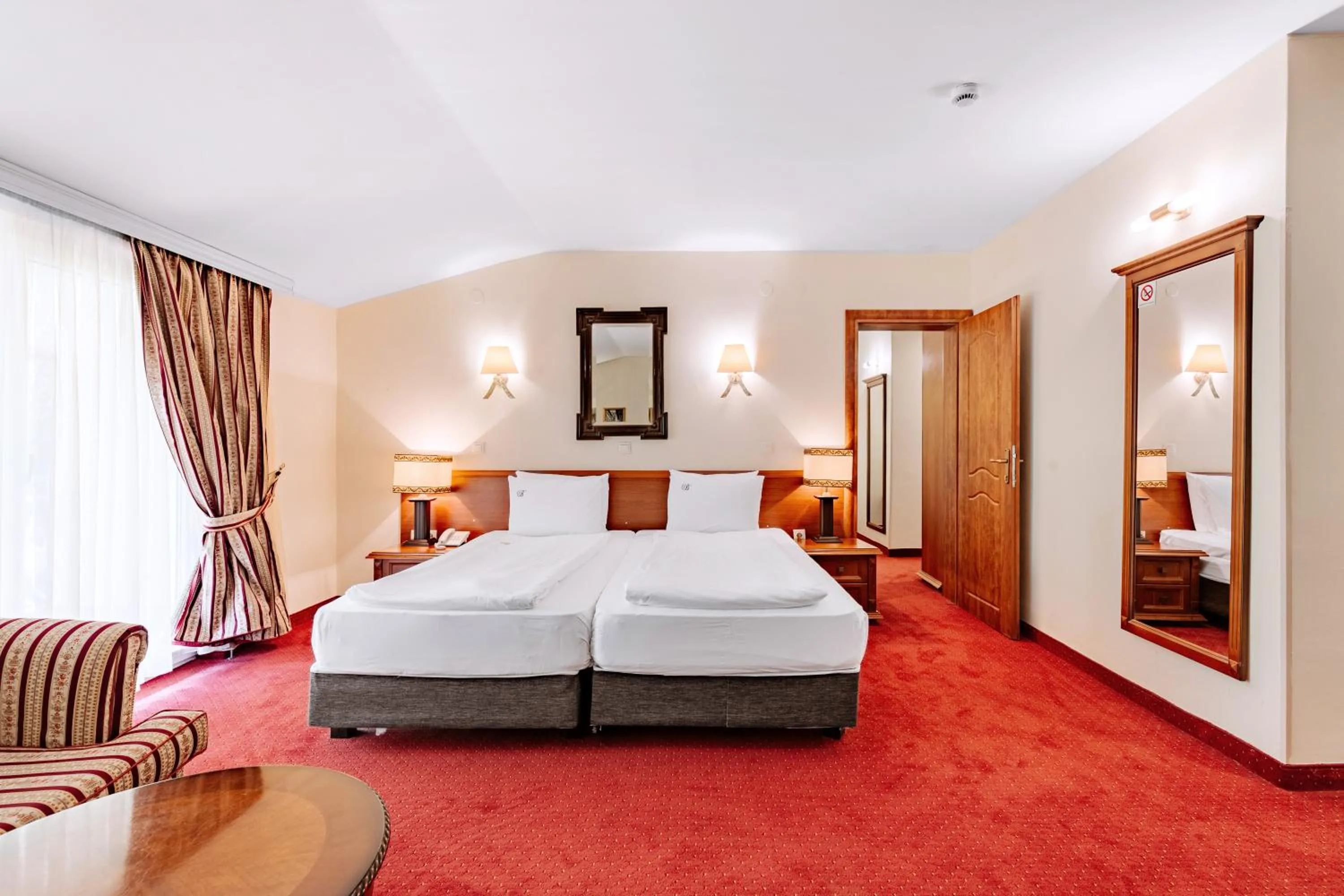 Property building, Bed in Hotel Belvedere