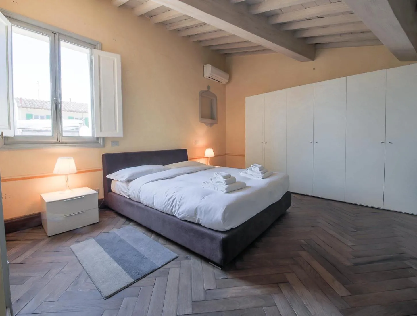 Bedroom, Bed in Apartments Florence - Ricasoli Terrace