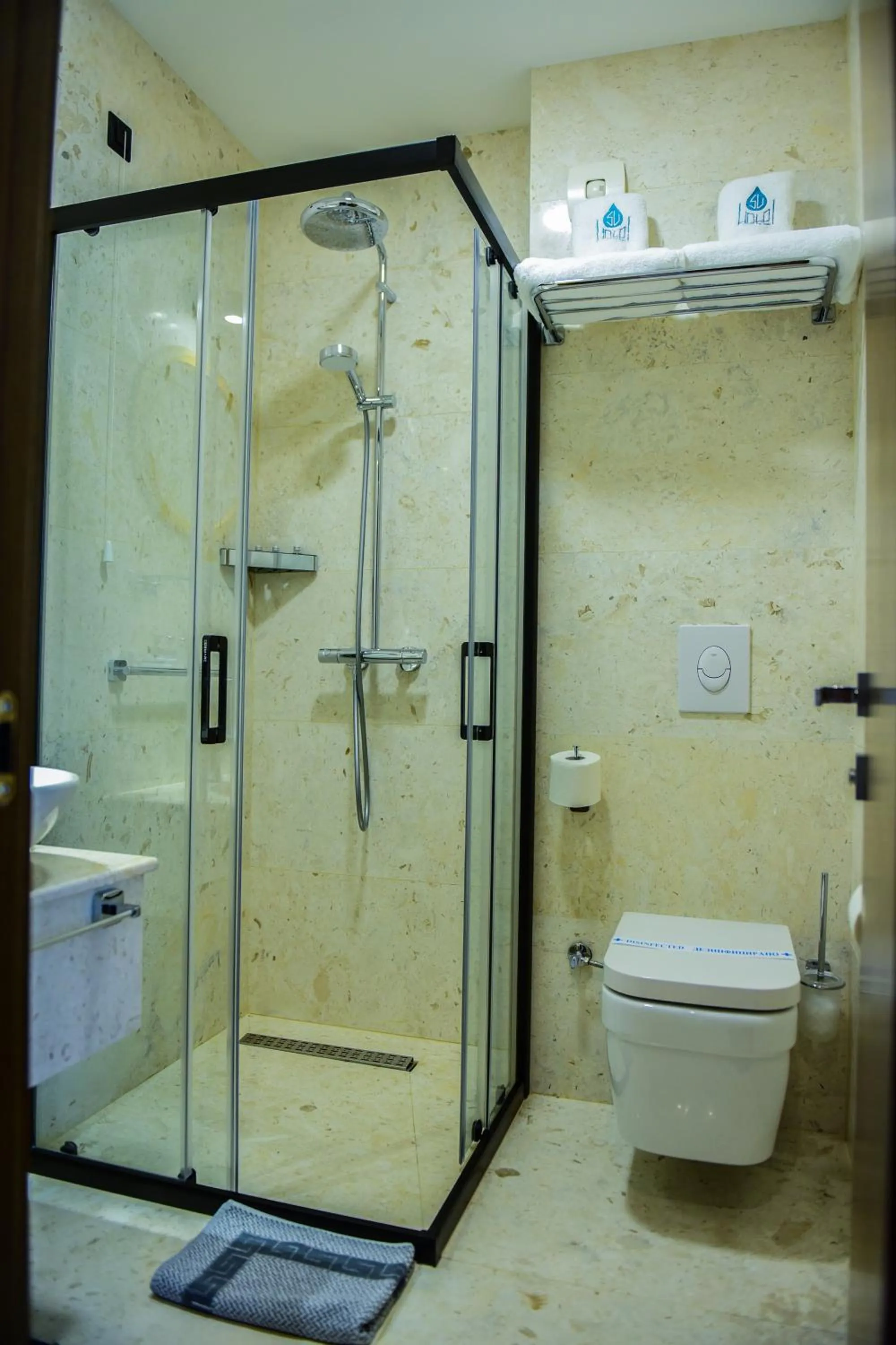 Bathroom in SU Hotel