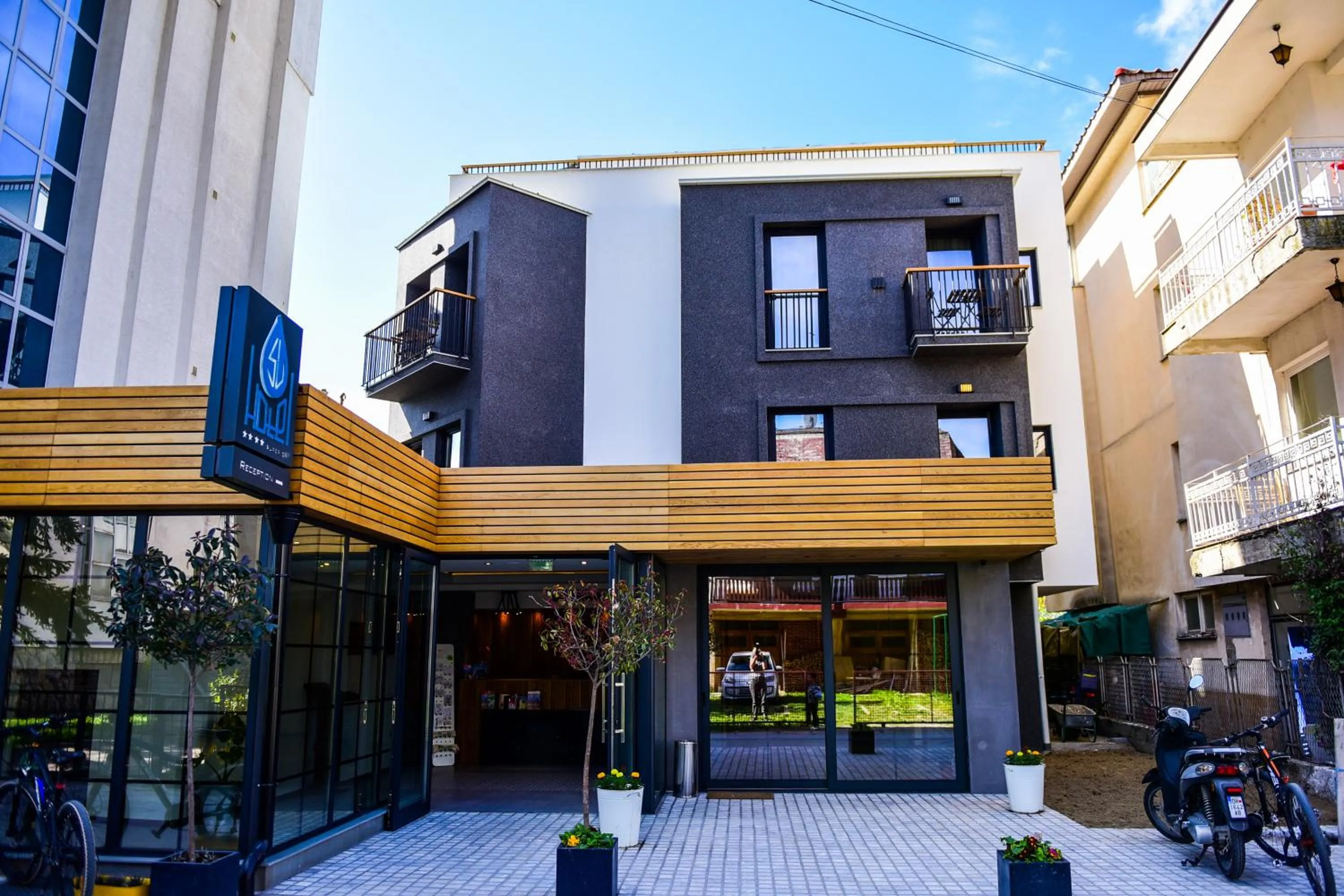 Property building in SU Hotel